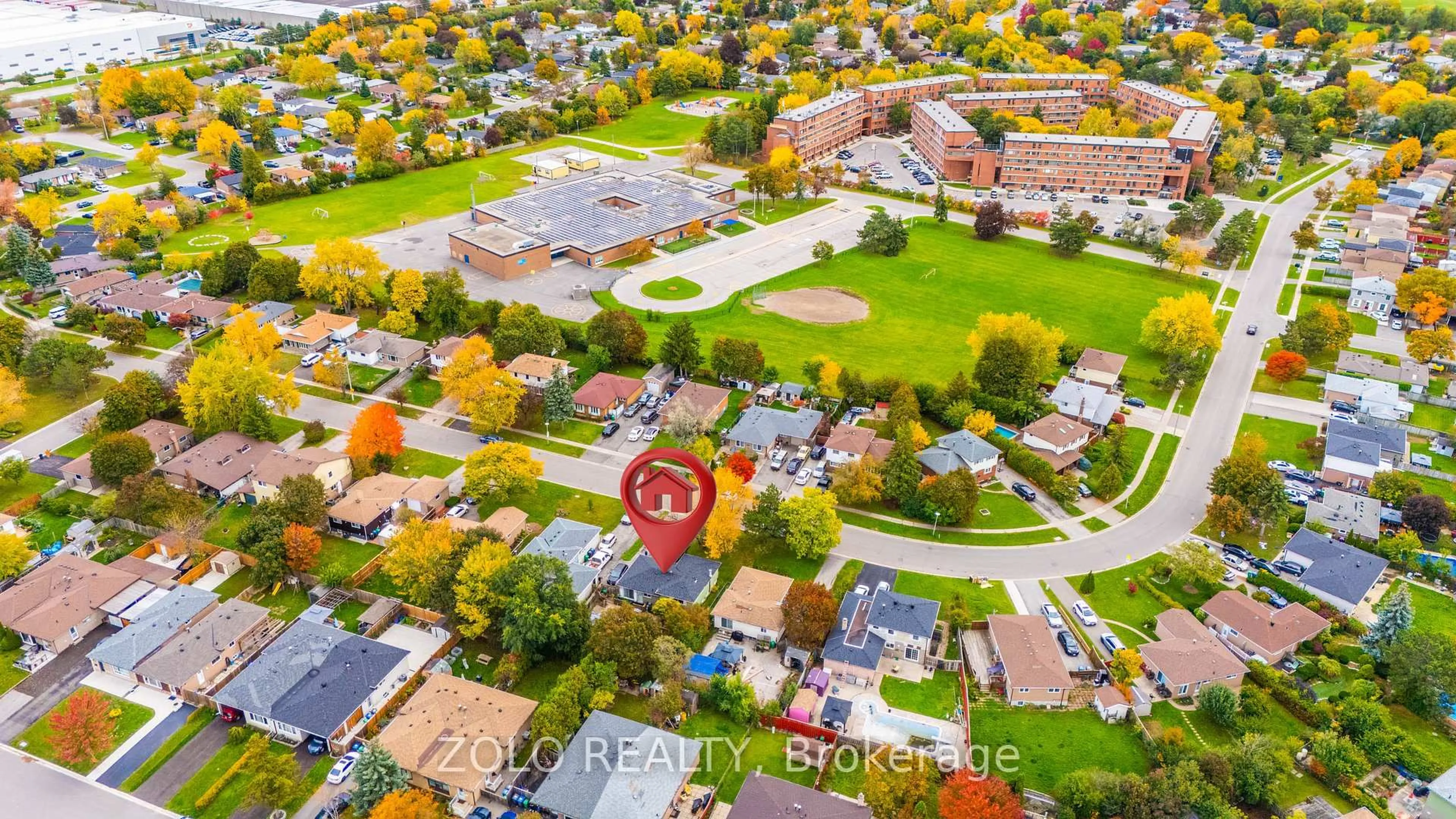 A pic from outside/outdoor area/front of a property/back of a property/a pic from drone, street for 129 Folkstone Cres, Brampton Ontario L6T 3M6
