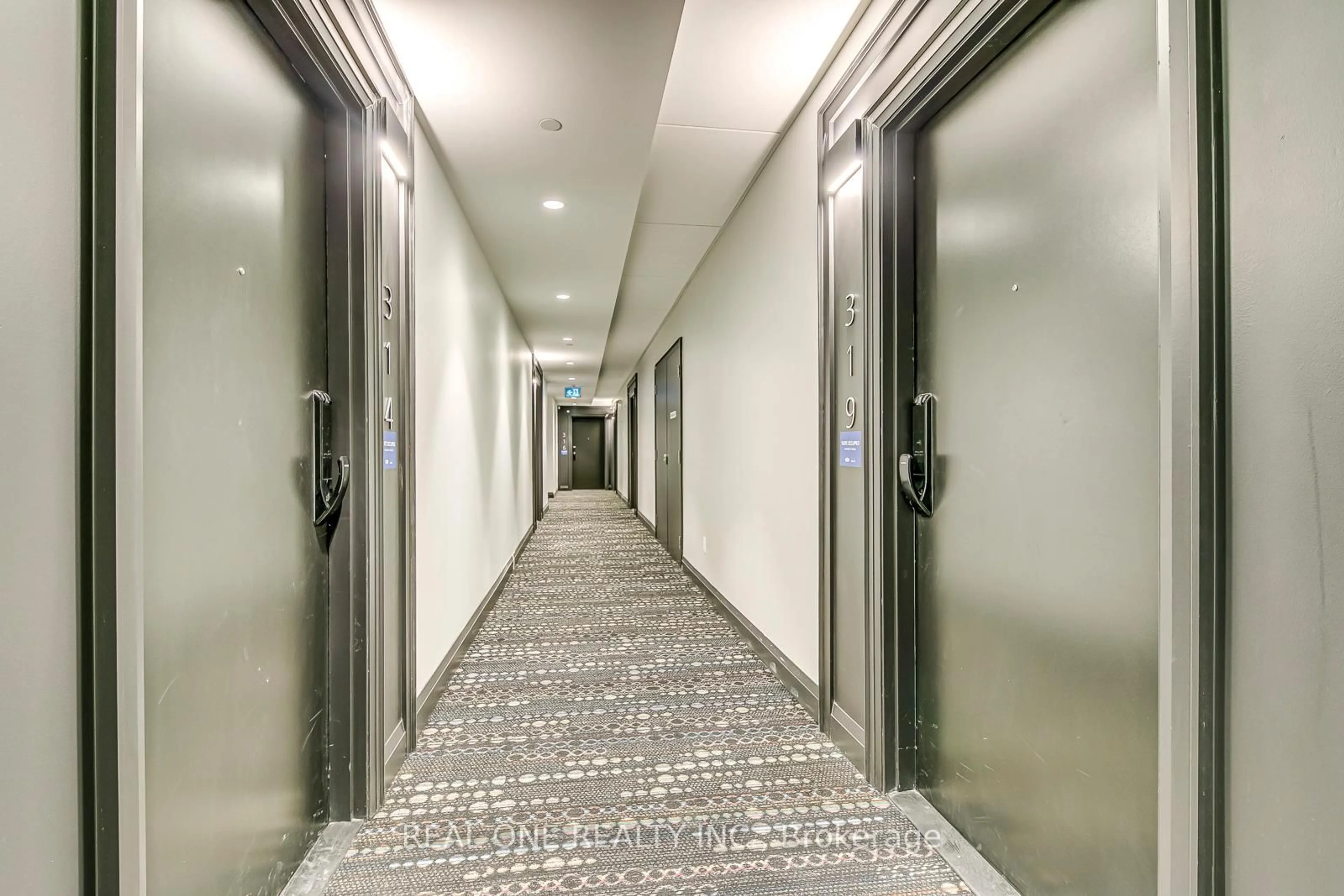 Indoor foyer for 460 Gordon Krantz Ave #319, Milton Ontario L9E 1Z2