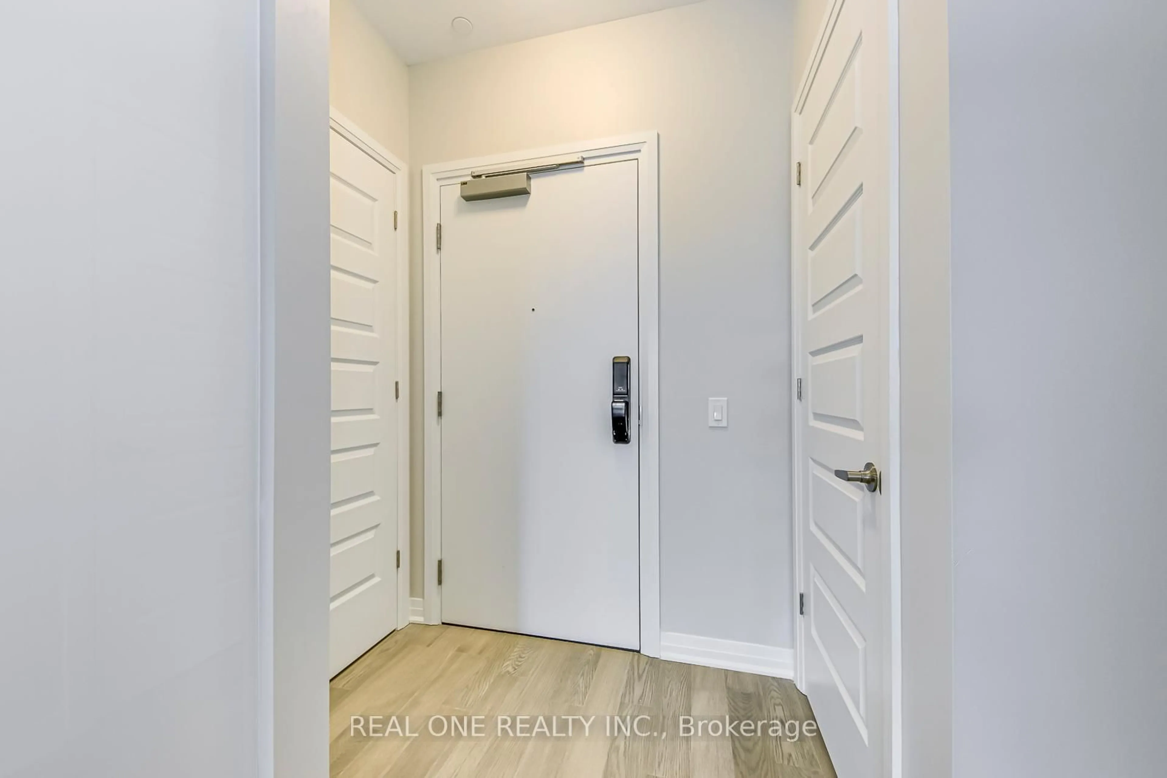 Indoor entryway for 460 Gordon Krantz Ave #319, Milton Ontario L9E 1Z2