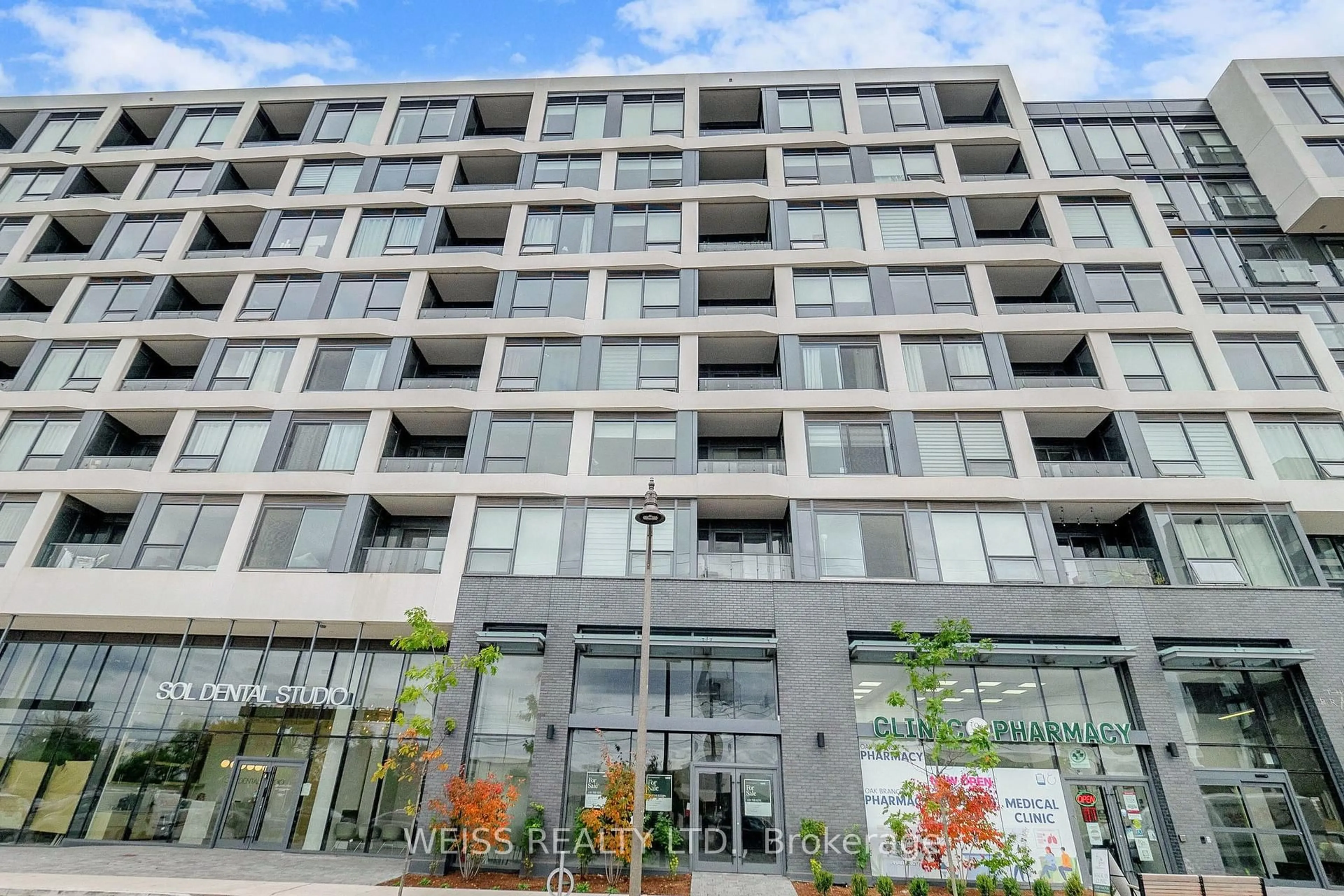 Patio, building for 2450 Old Bronte Rd #234, Oakville Ontario L6M 5P6