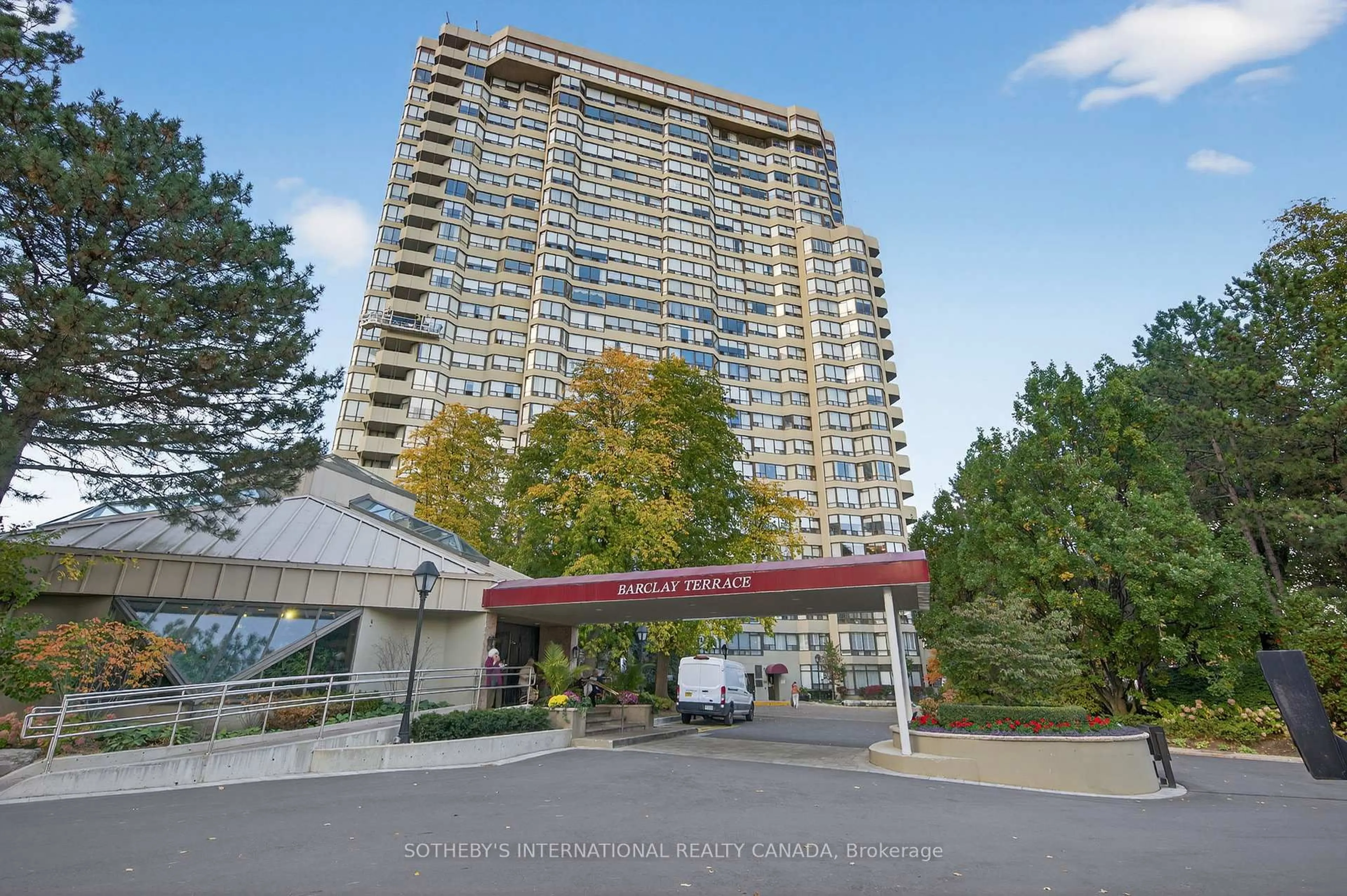 Indoor foyer for 1320 Islington Ave #1504, Toronto Ontario M9A 5C6