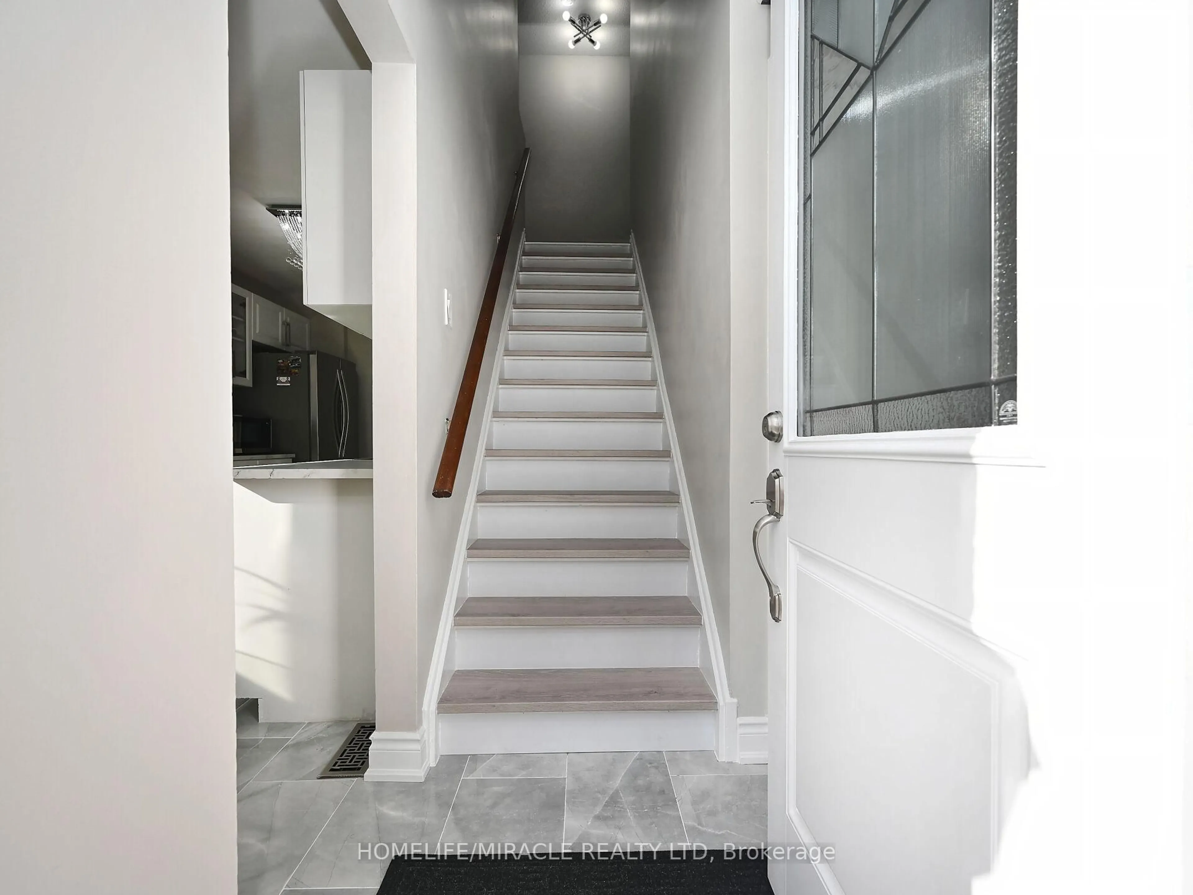 Stairs for 10 Grass Point Sq, Brampton Ontario L6S 2J2