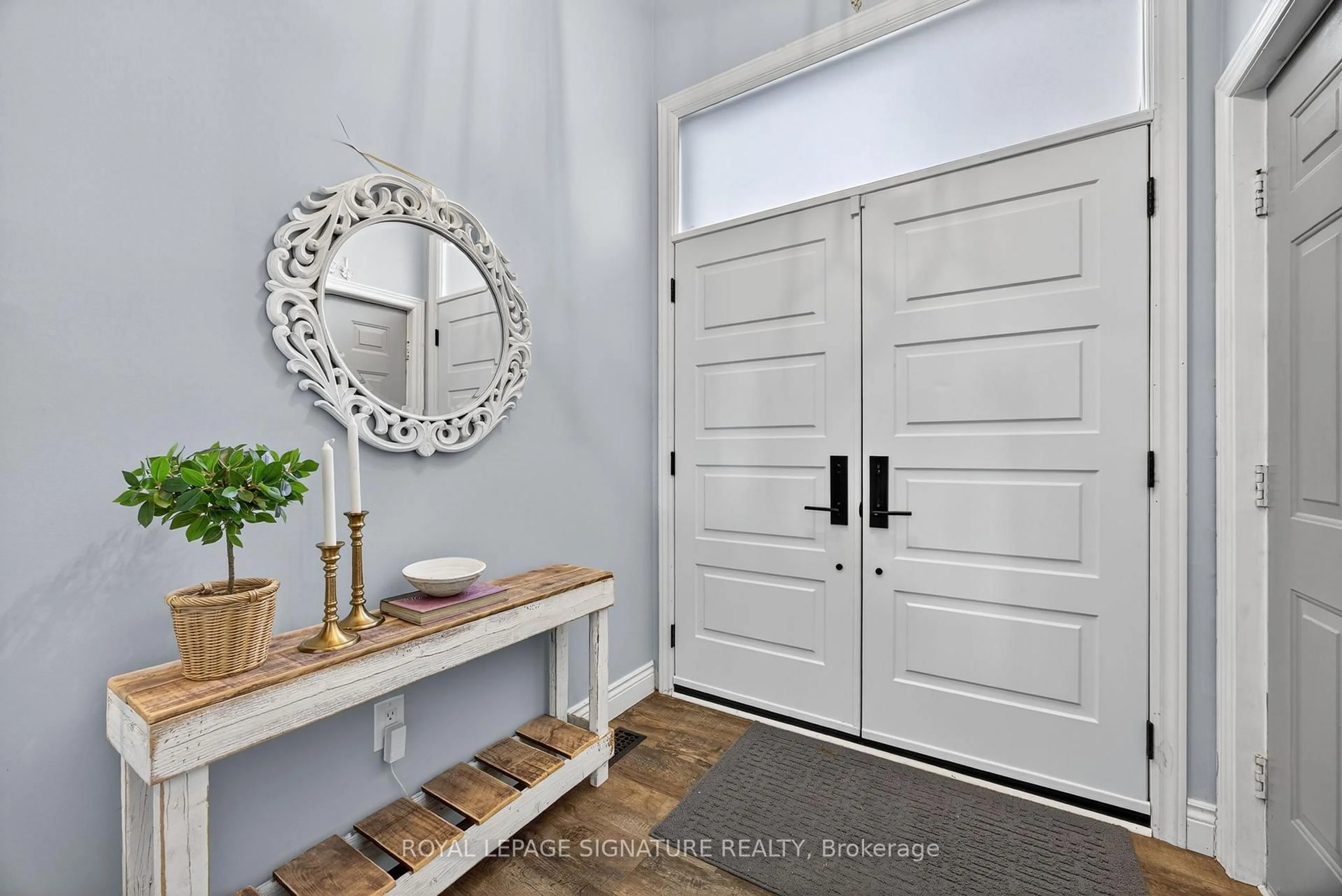 Indoor entryway for 62 Gardenia Way, Caledon Ontario L7C 1A8