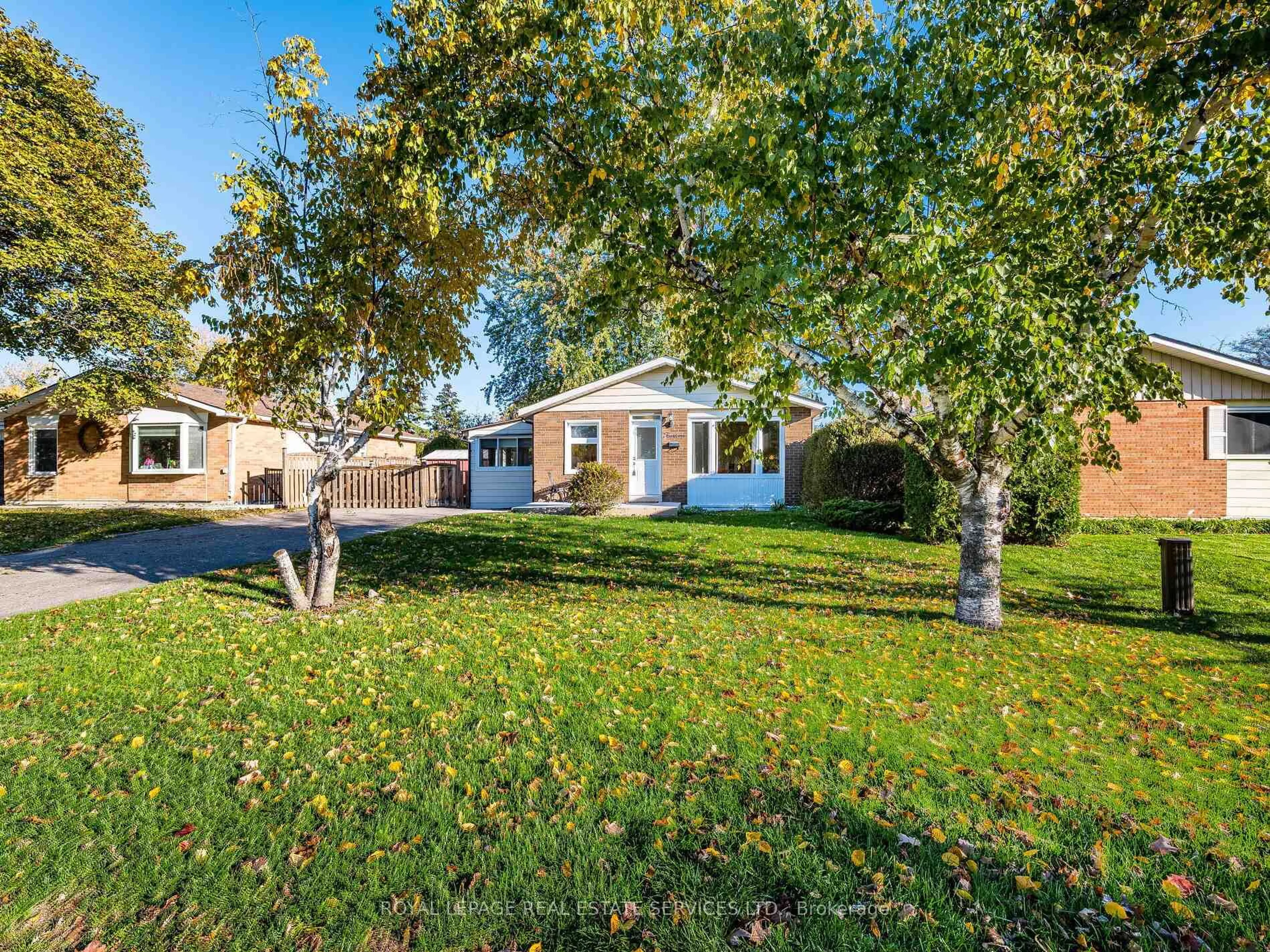 A pic from outside/outdoor area/front of a property/back of a property/a pic from drone, street for 14 Finchley Cres, Brampton Ontario L6T 3P5
