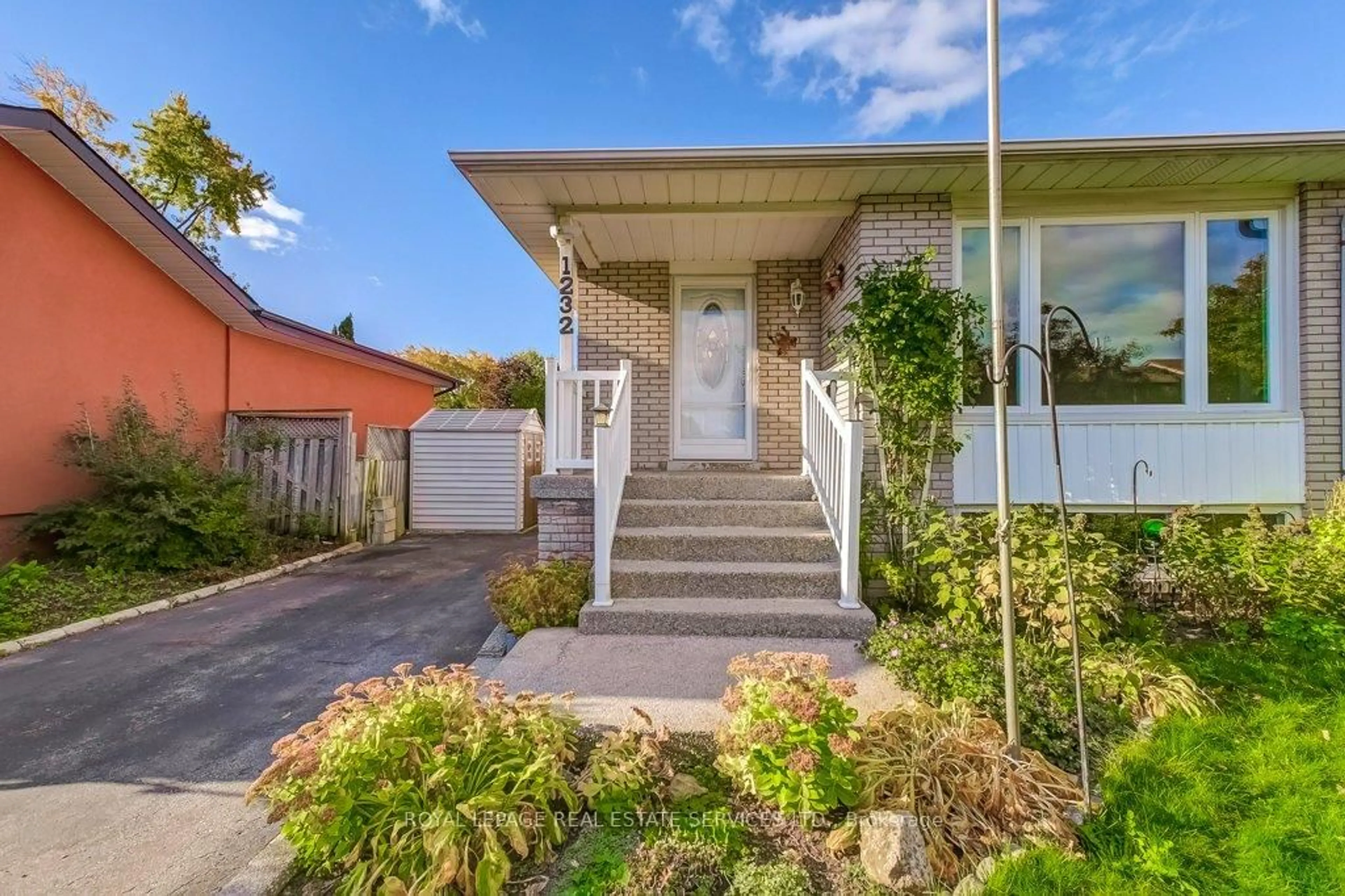 Unknown for 1232 Napier Cres, Oakville Ontario L6H 2A4