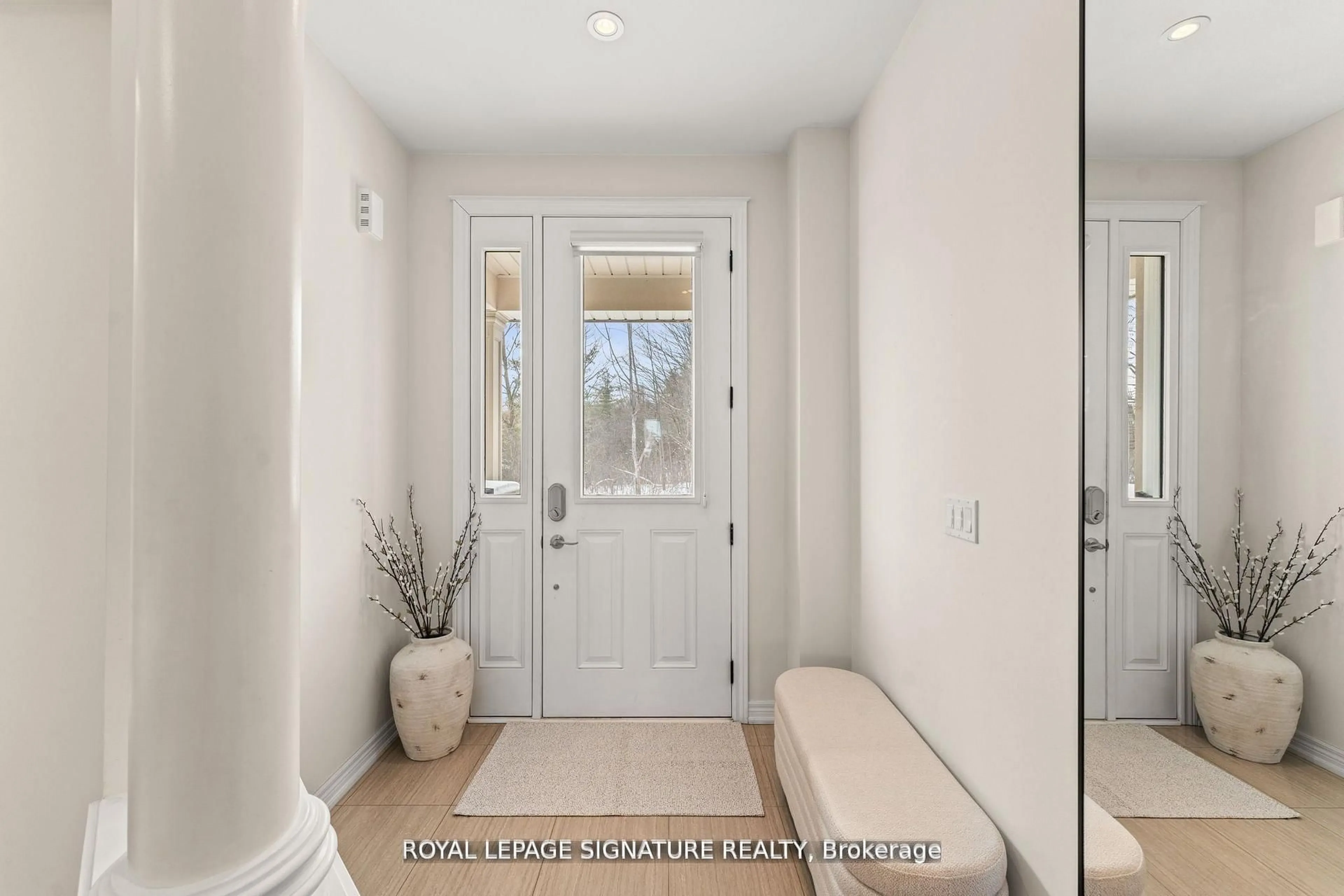 Indoor entryway for 3453 Fourth Line, Oakville Ontario L6M 1N8