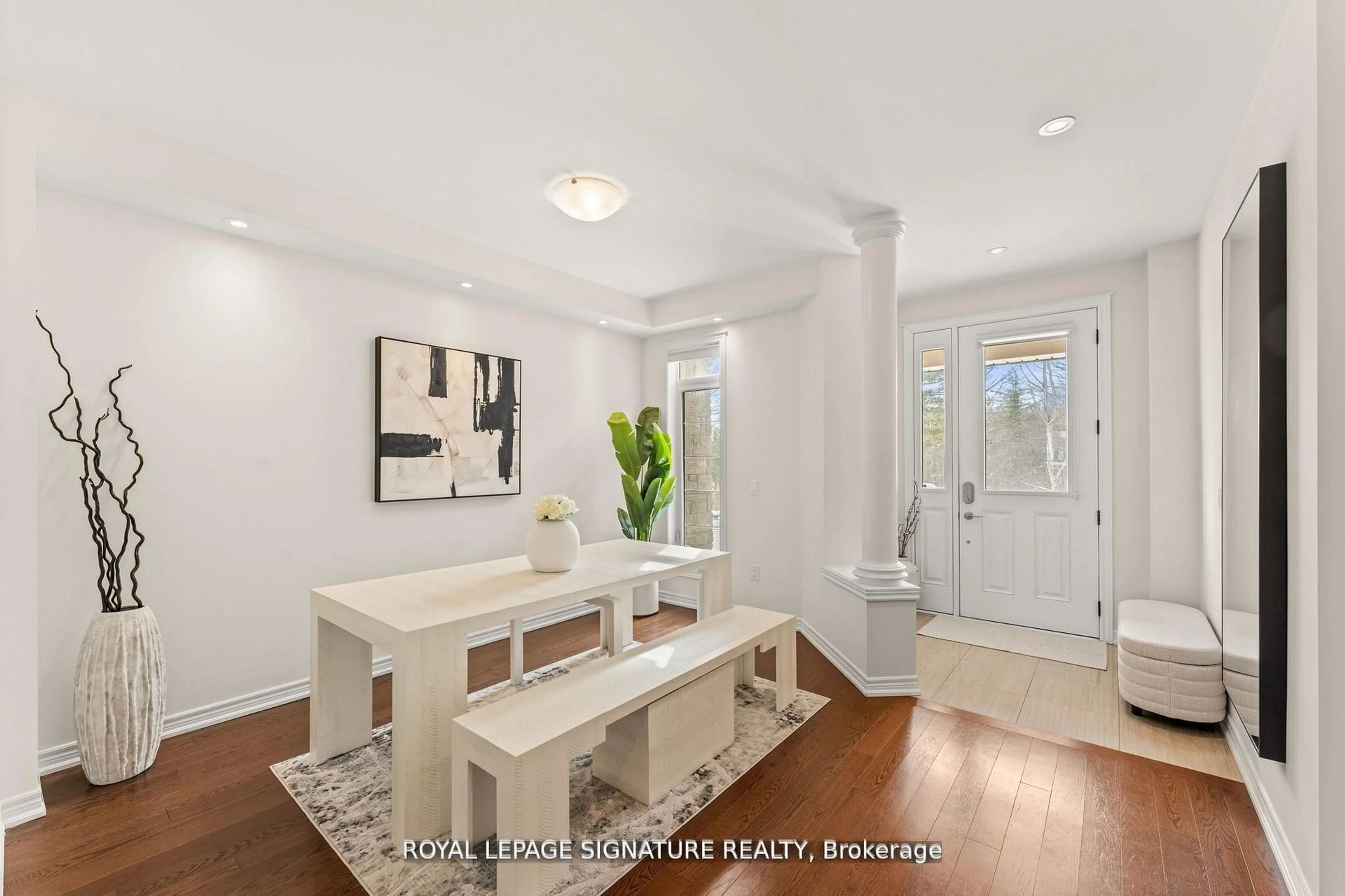 Indoor entryway for 3453 Fourth Line, Oakville Ontario L6M 1N8