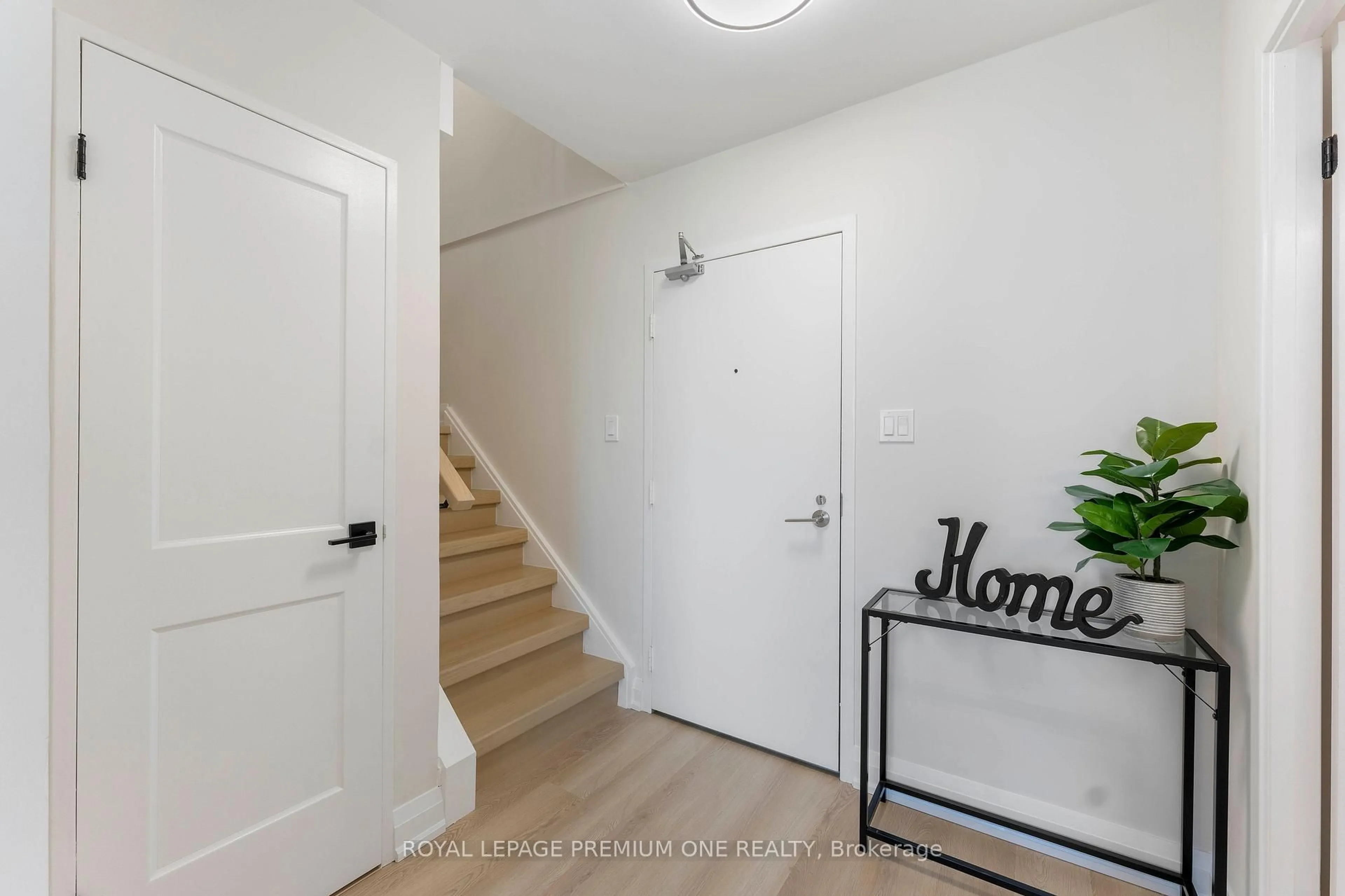 Indoor entryway for 60 Southport St #608, Toronto Ontario M6S 3N4