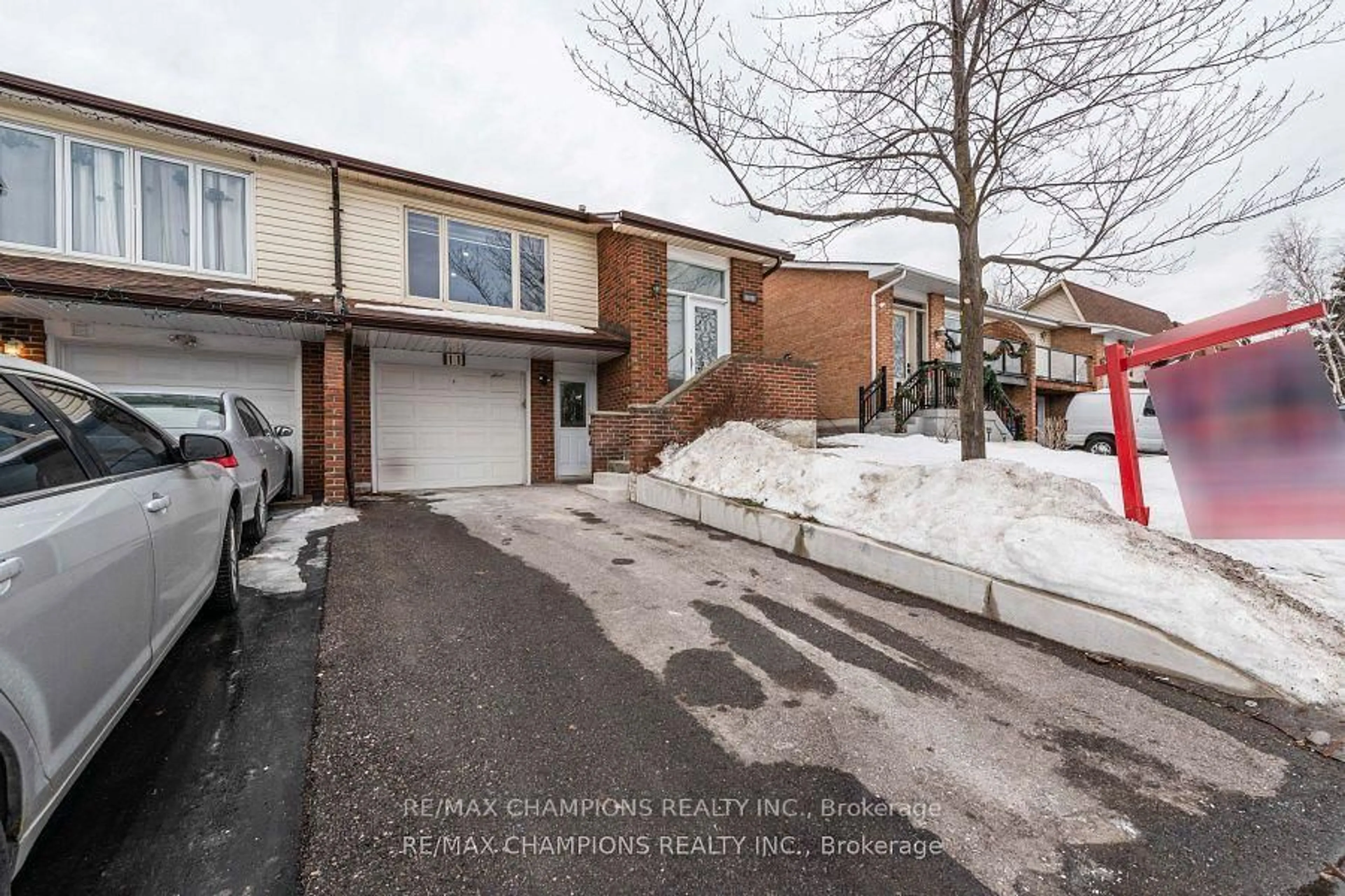 A pic from outside/outdoor area/front of a property/back of a property/a pic from drone, street for 11 Crosswood Lane, Brampton Ontario L6V 3M1
