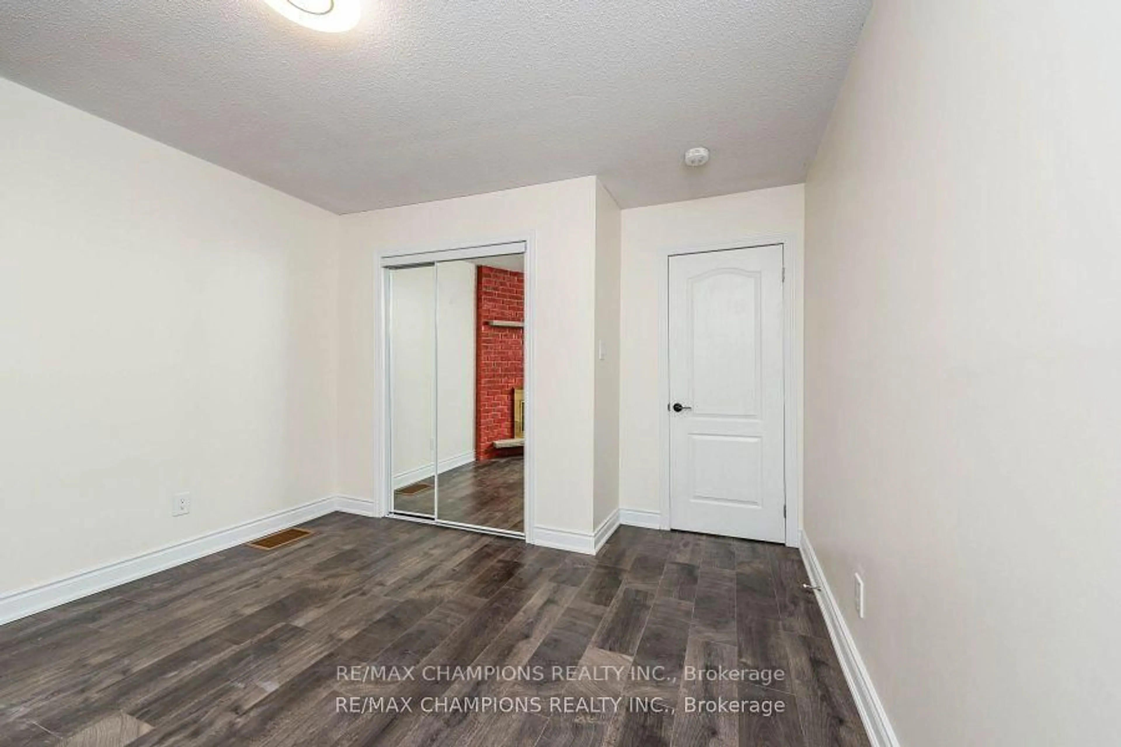 A pic of a room for 11 Crosswood Lane, Brampton Ontario L6V 3M1