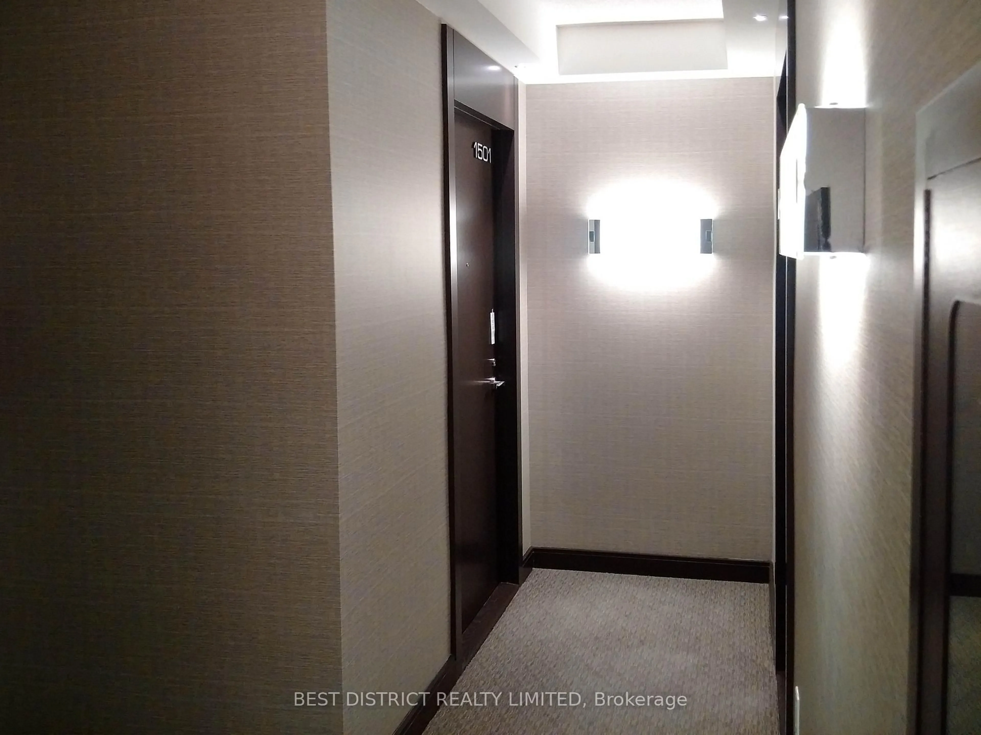 Indoor foyer for 9 Valhalla Inn Rd #1501, Toronto Ontario M9B 0B2