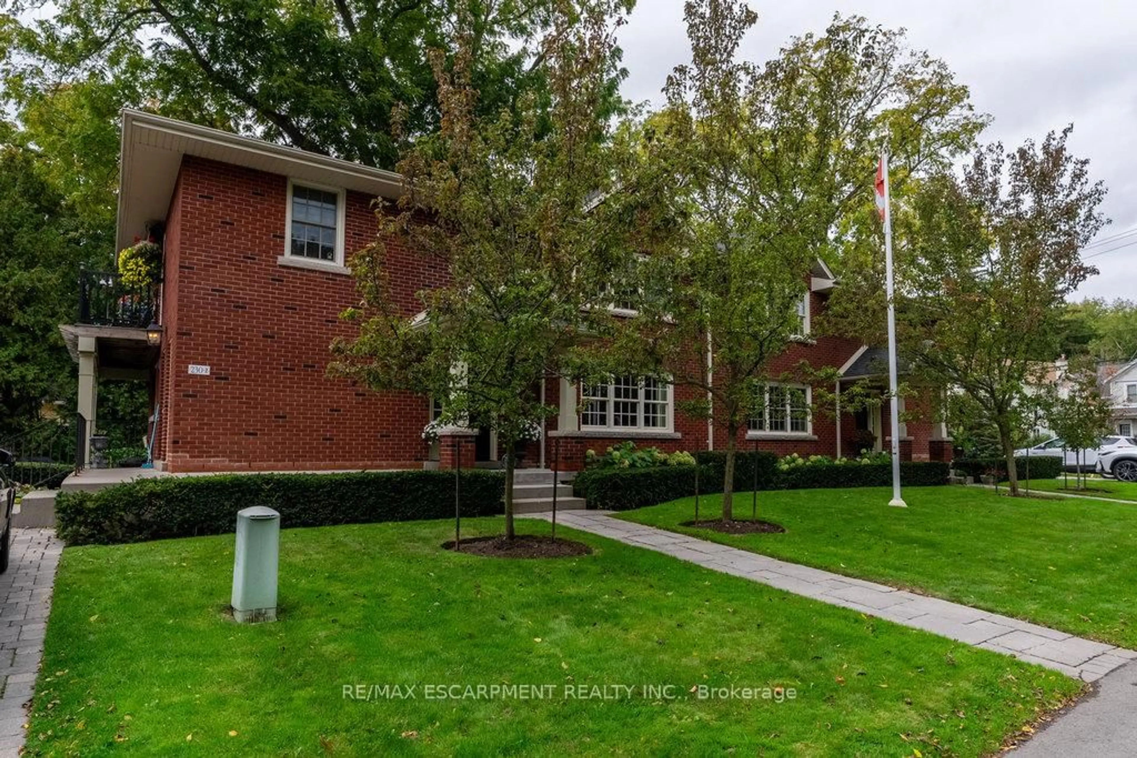 Home with brick exterior material, street for 232 St. Paul St, Burlington Ontario L7R 3J6