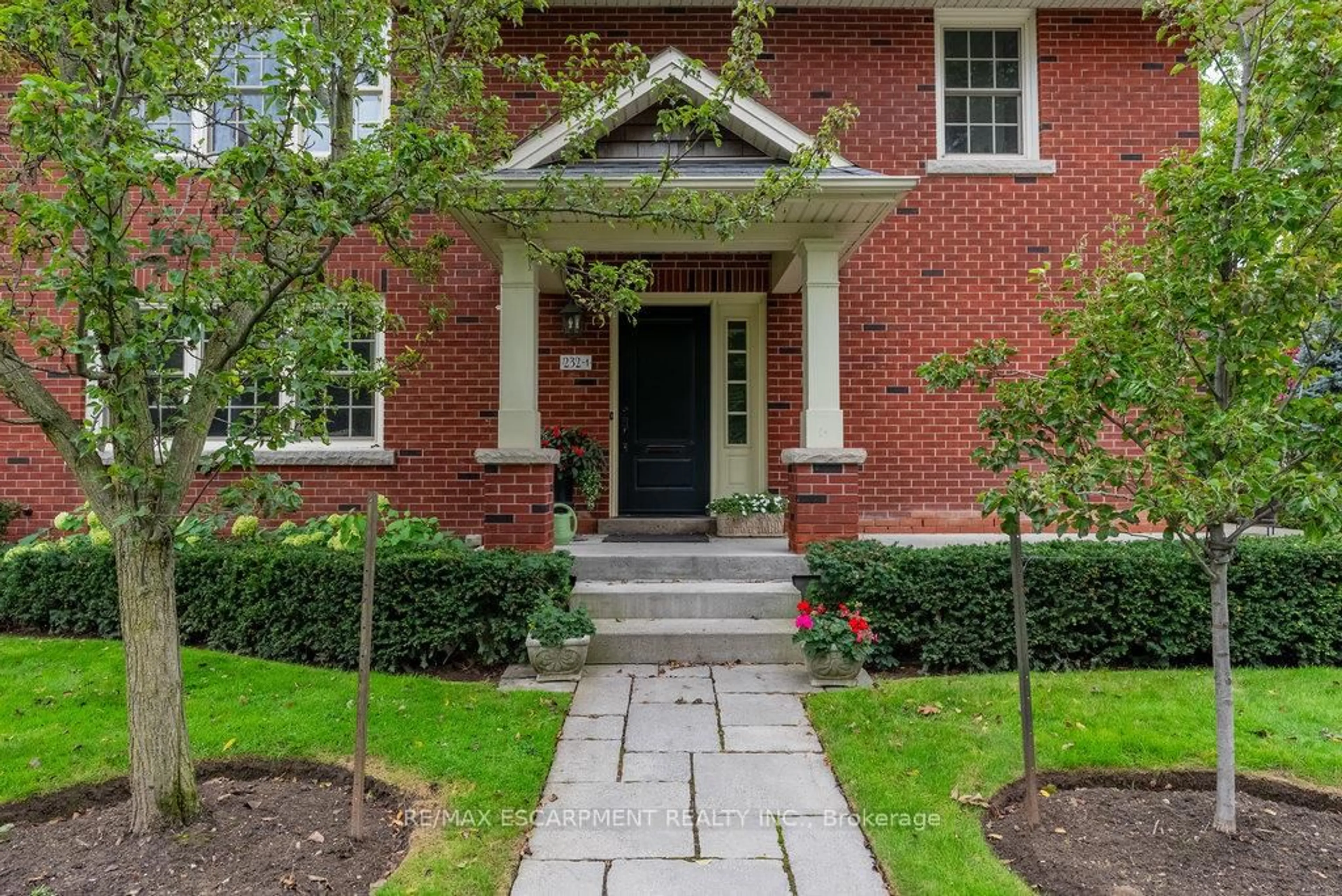 Home with brick exterior material, street for 232 St. Paul St, Burlington Ontario L7R 3J6