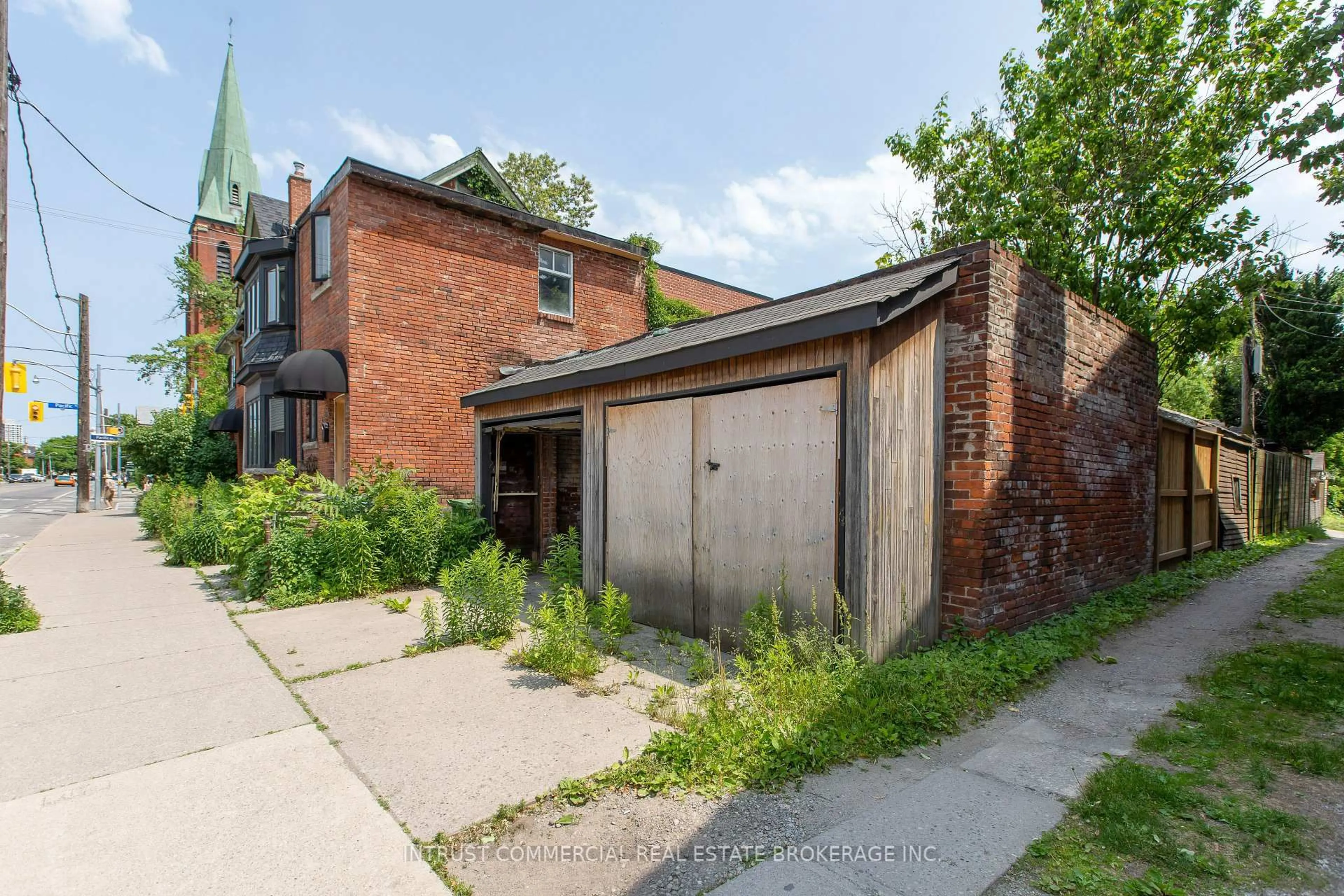 Home with brick exterior material, street for 336 Pacific Ave, Toronto Ontario M6P 2P9