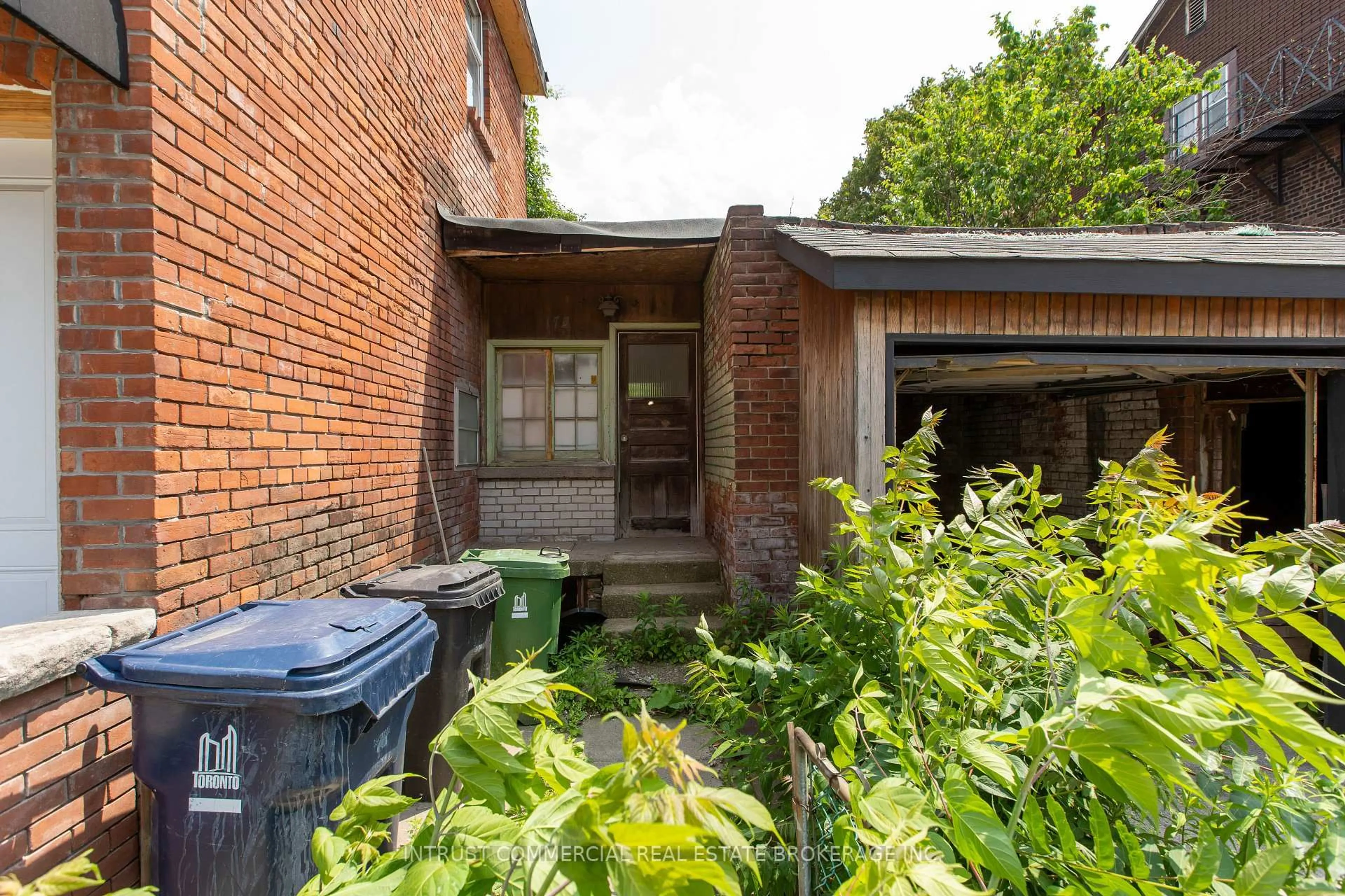 Patio, street for 336 Pacific Ave, Toronto Ontario M6P 2P9