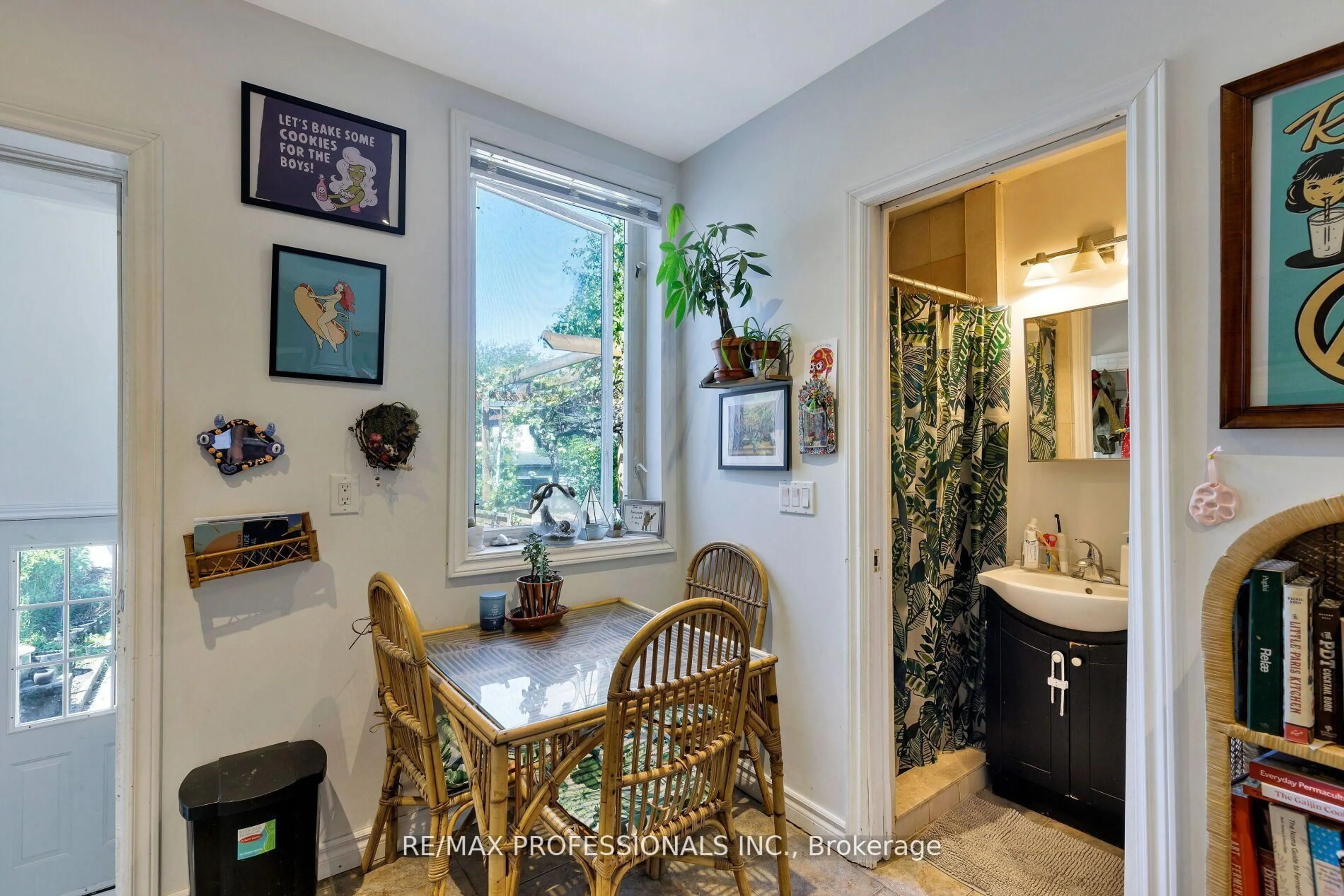 Unknown for 176 Symington Ave, Toronto Ontario M6P 3W6