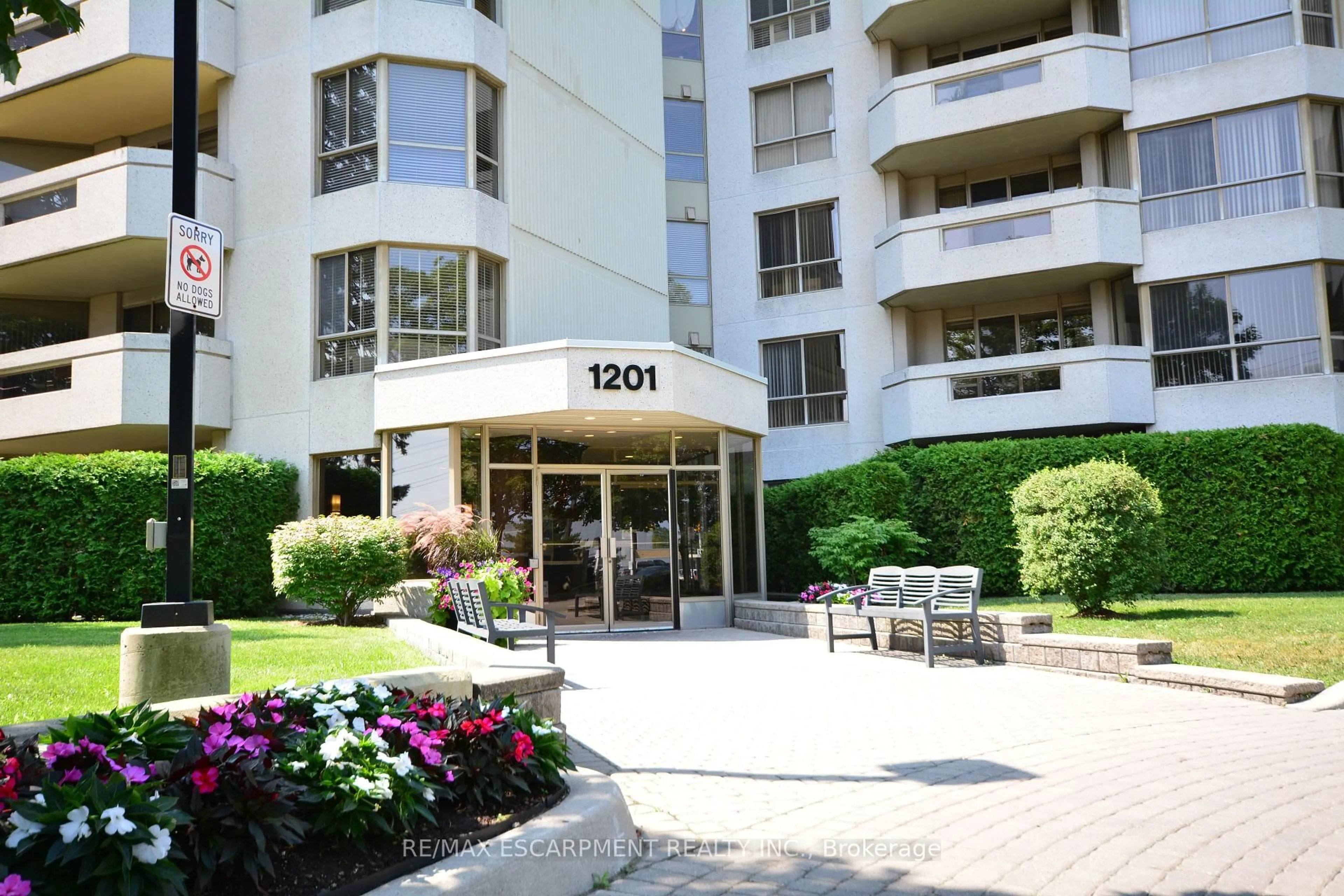 Unknown for 1201 North Shore Blvd #302, Burlington Ontario L7S 1Z5