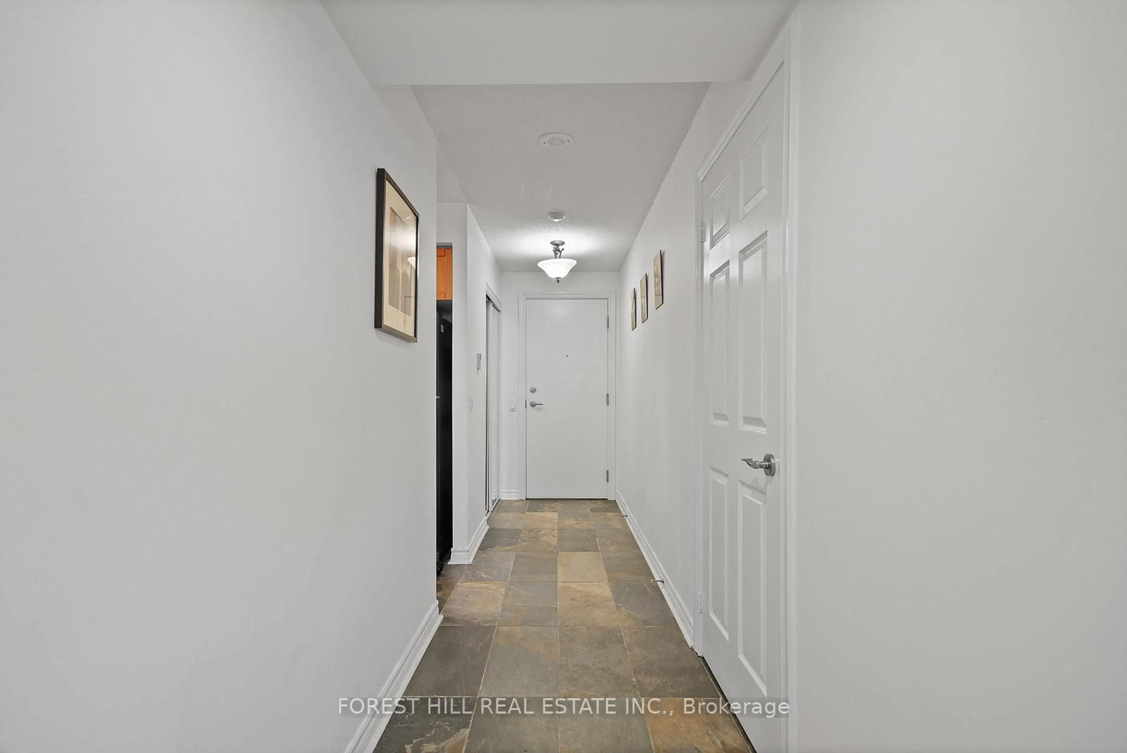 Indoor entryway for 5233 Dundas St #1029, Toronto Ontario M9B 6M1