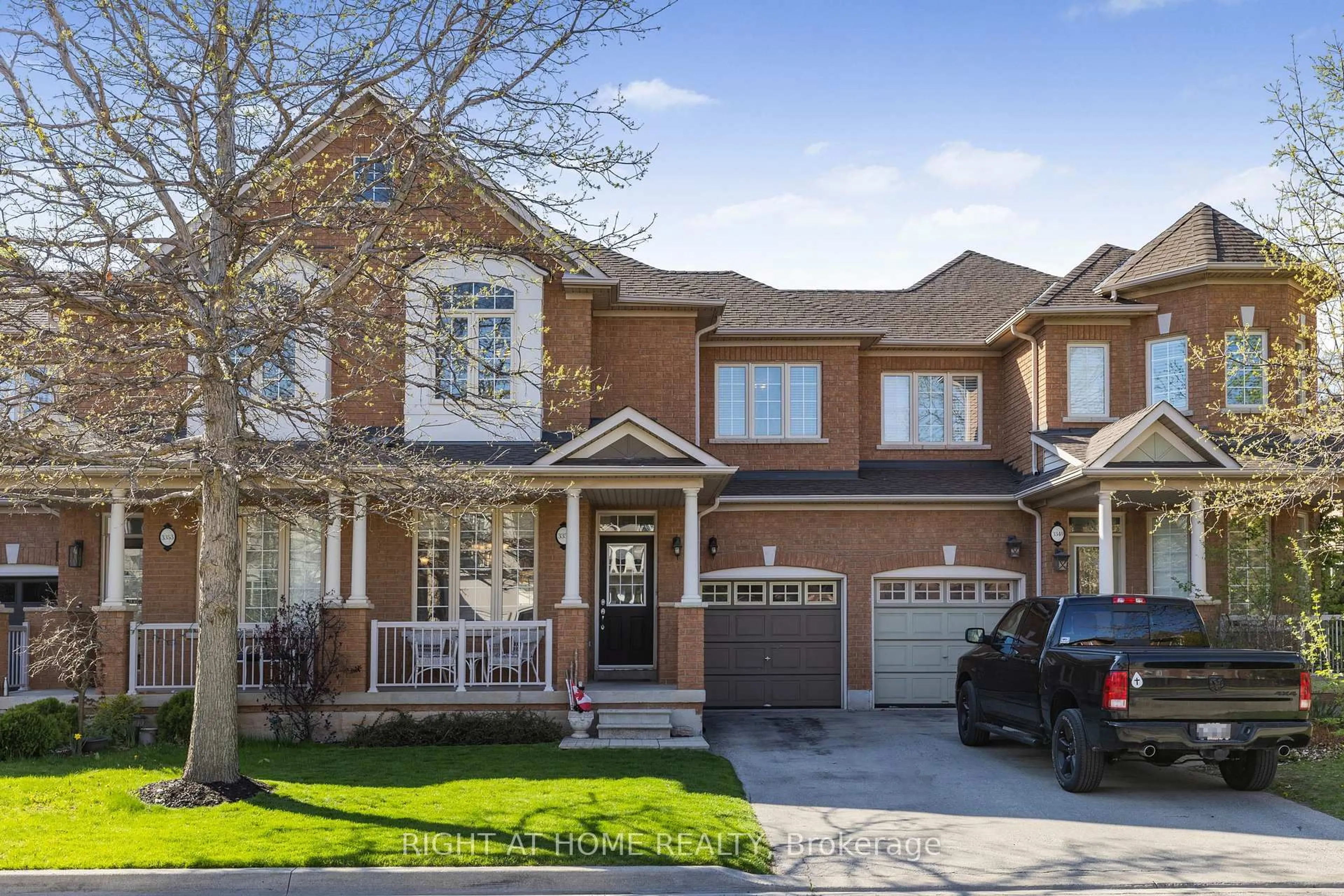 Home with brick exterior material, street for 3351 Hayhurst Cres, Oakville Ontario L6L 6T8
