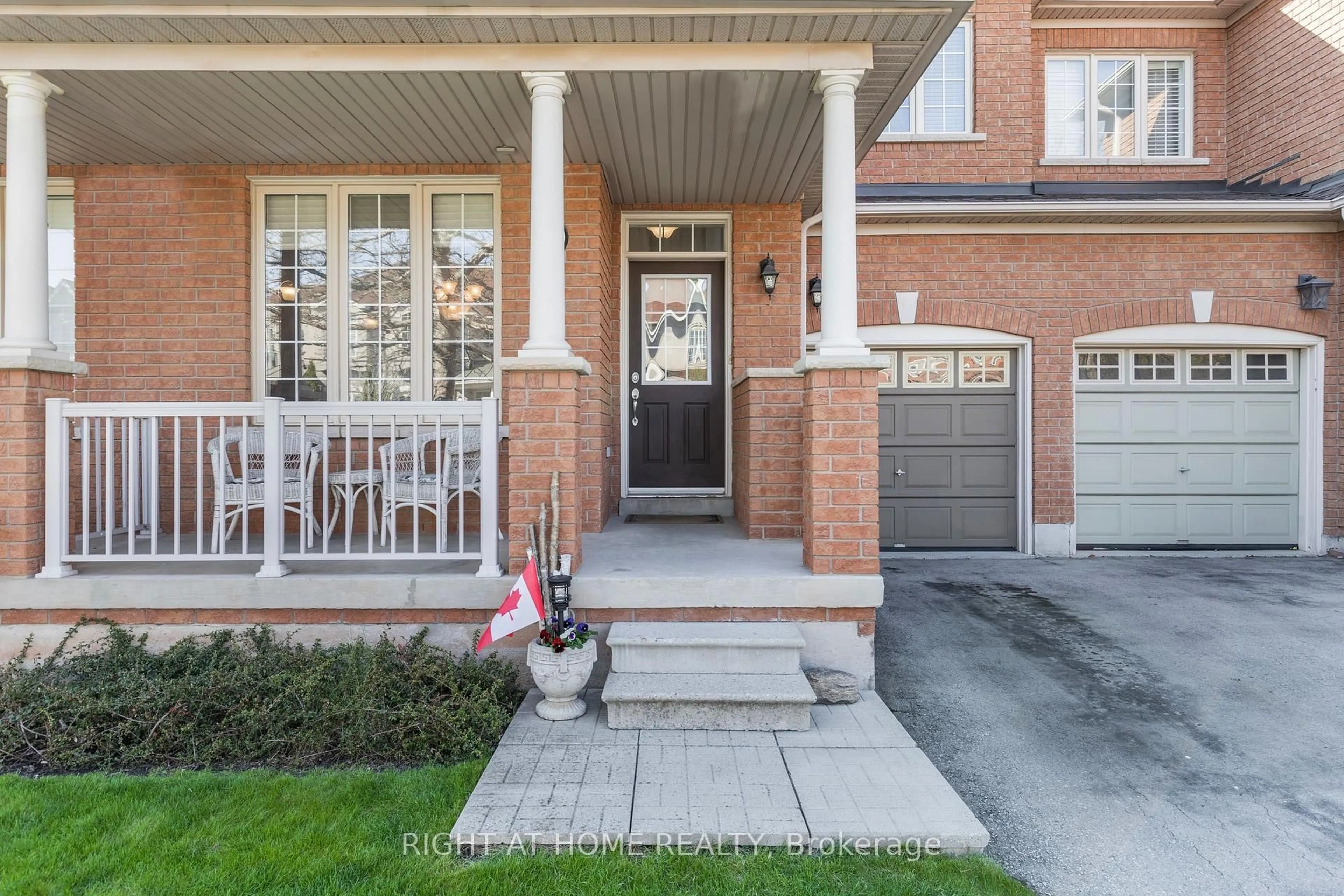 Home with brick exterior material, street for 3351 Hayhurst Cres, Oakville Ontario L6L 6T8
