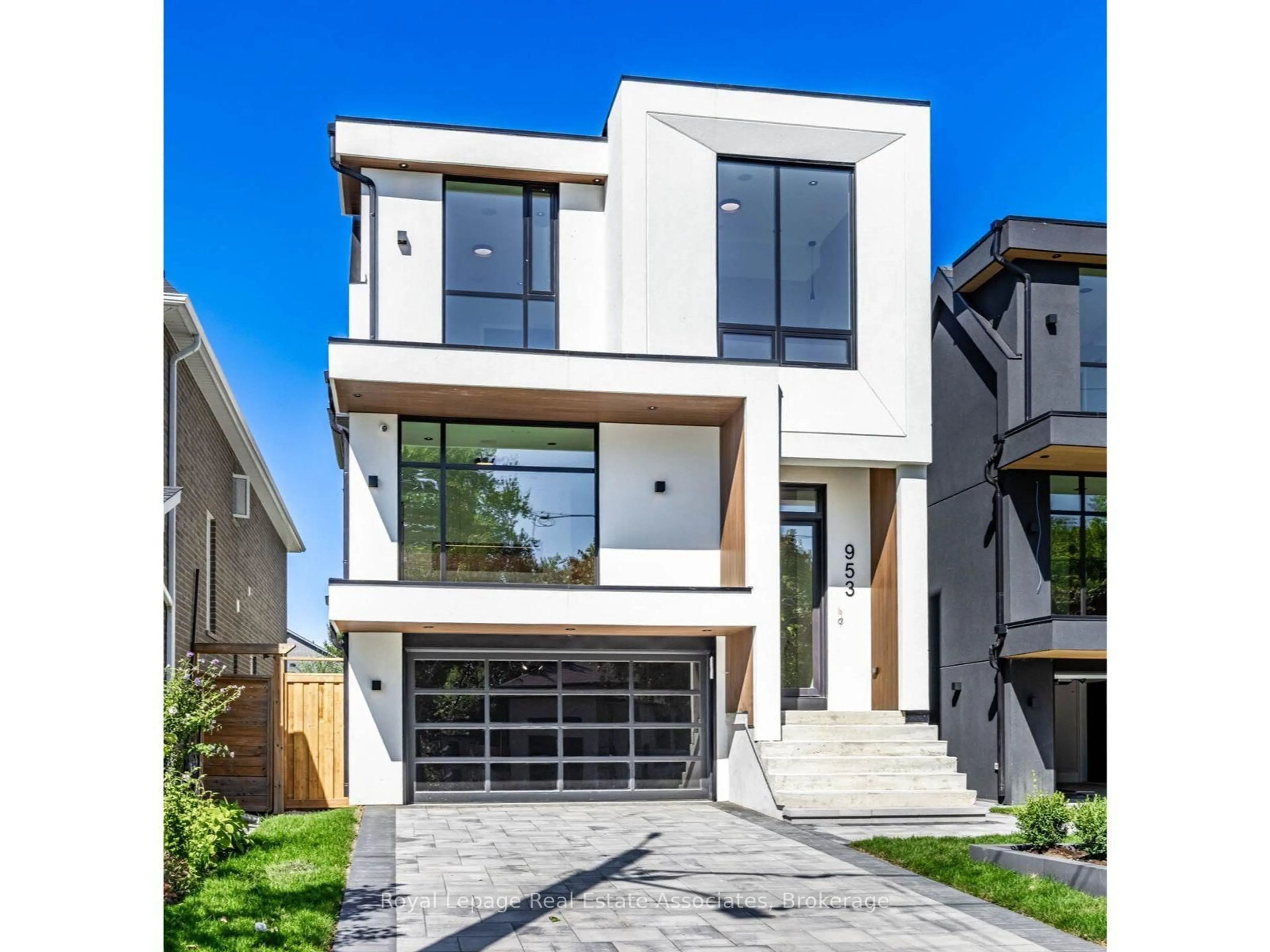 Home with brick exterior material, street for 953 Halliday Ave, Mississauga Ontario L5E 1P4