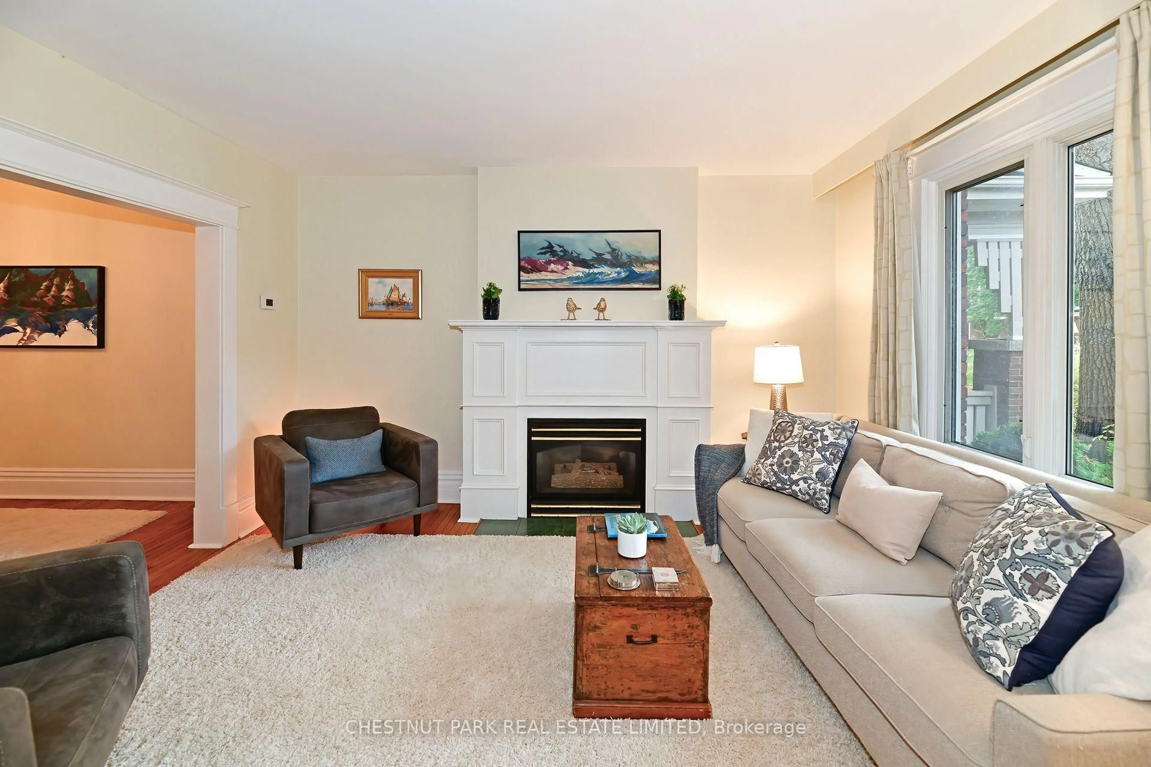 Living room with furniture, unknown for 130 Gilmour Ave, Toronto Ontario M6P 3B3