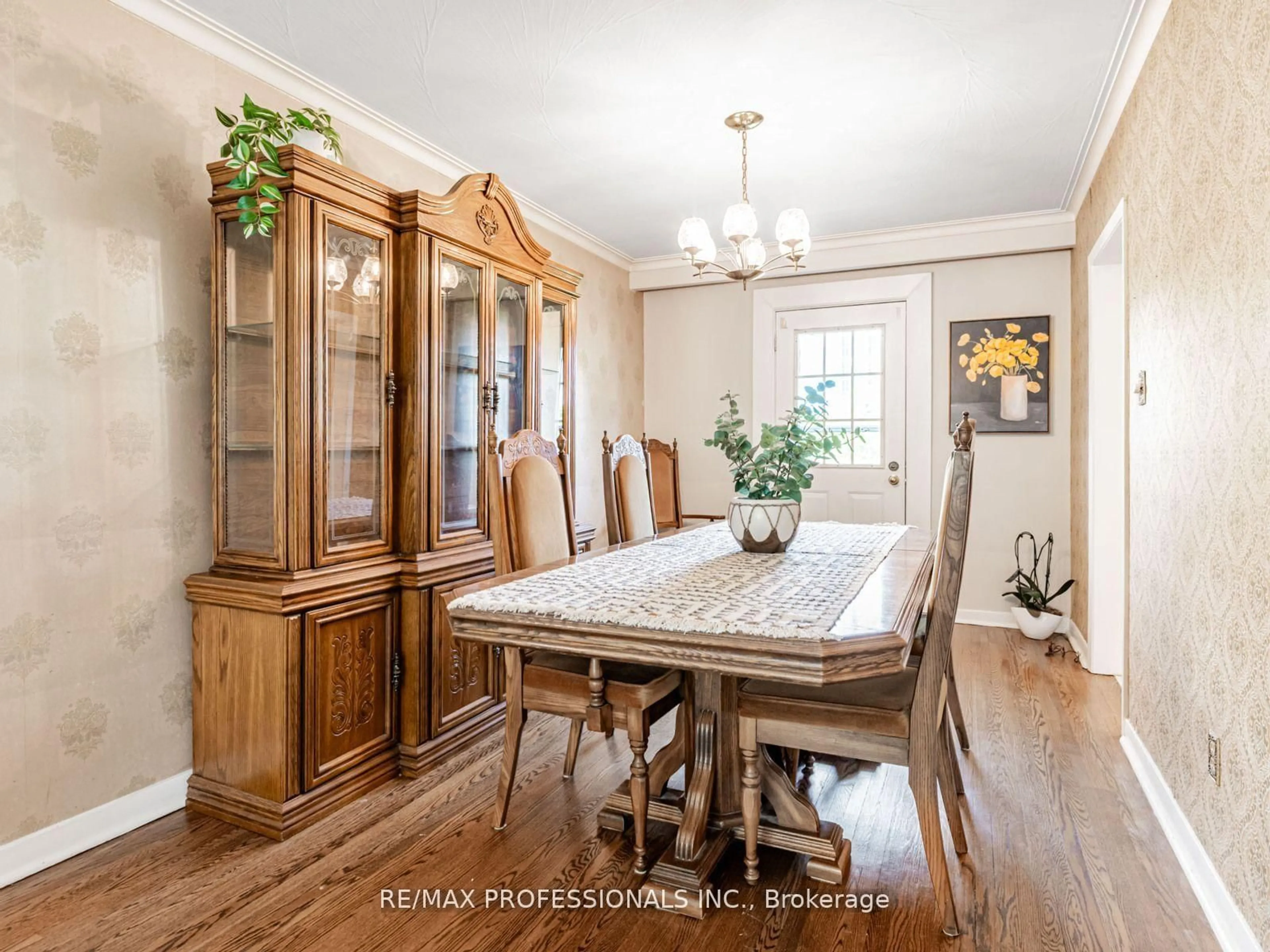 Dining room, wood/laminate floor for 281 Jeffcoat Dr, Toronto Ontario M9W 3E4