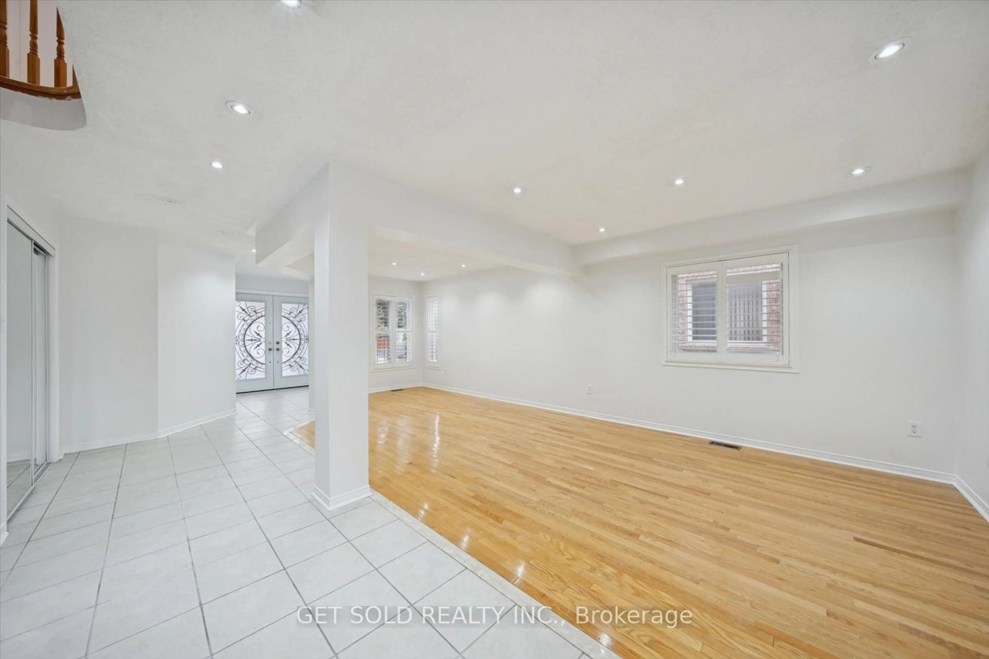 Unknown for 36 Field Thistle Dr, Brampton Ontario L6R 3A8