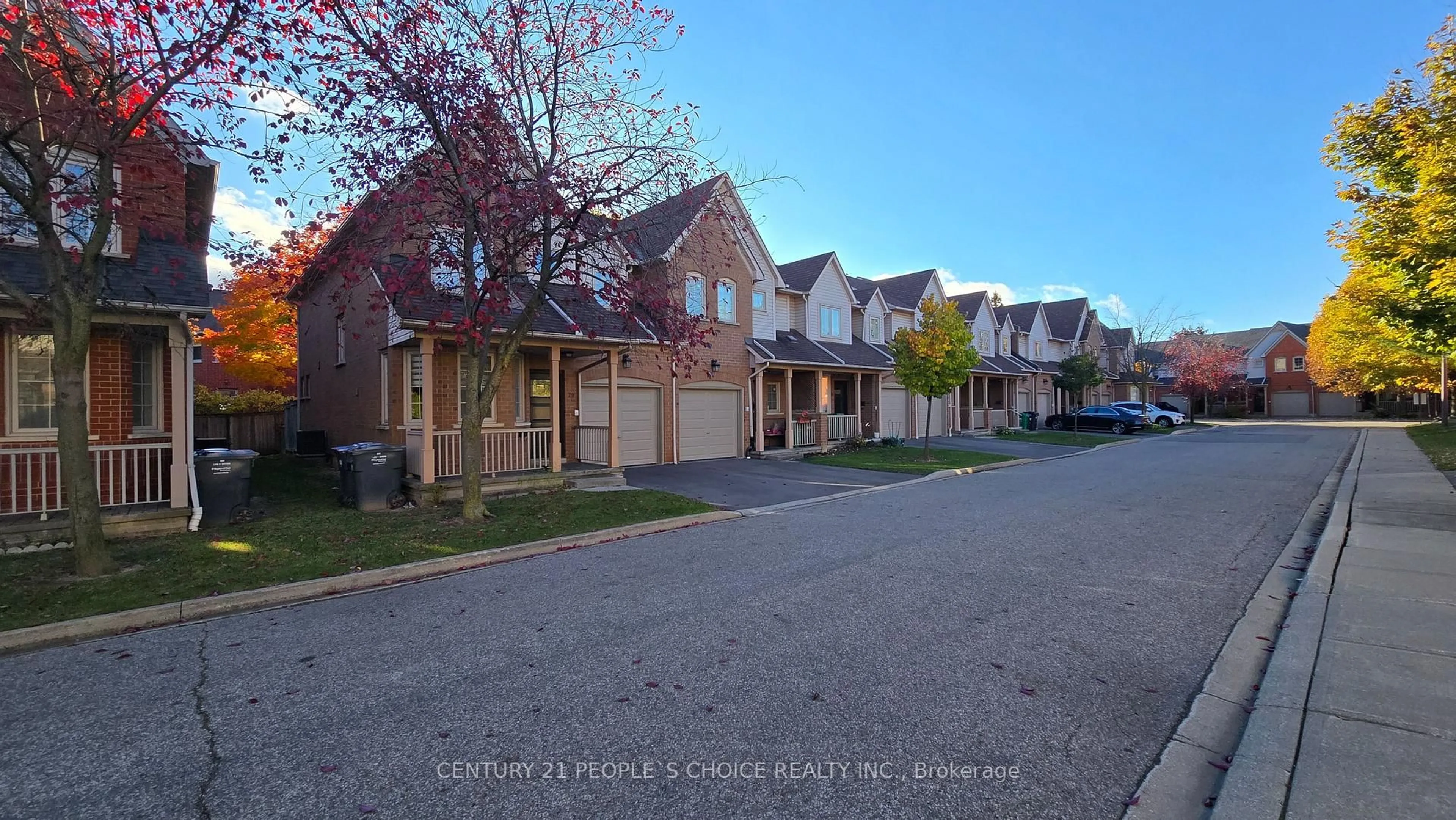 A pic from outside/outdoor area/front of a property/back of a property/a pic from drone, street for 5223 Fairford Cres #79, Mississauga Ontario L5V 2M6