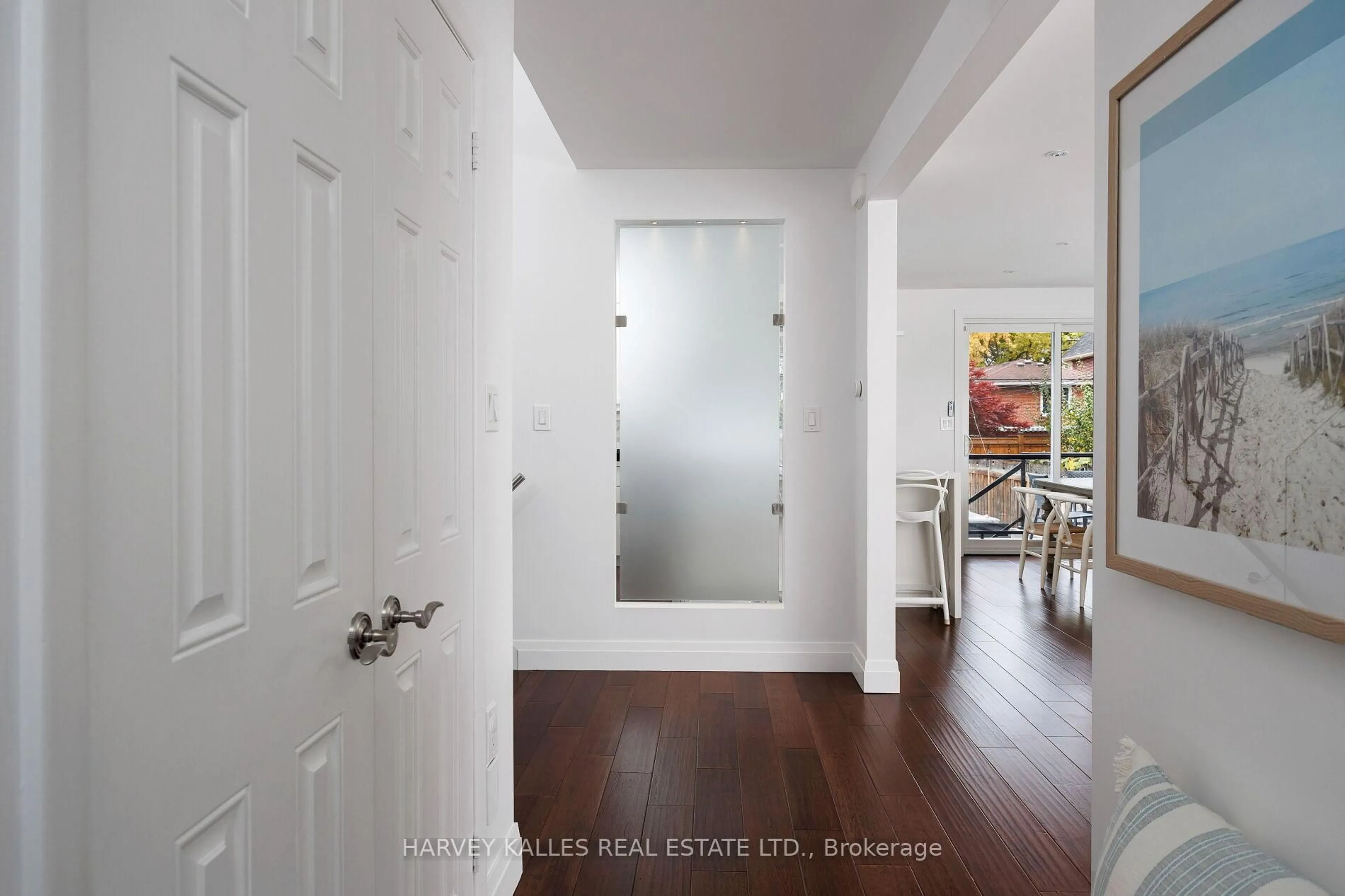 Indoor entryway for 73 Summitcrest Dr, Toronto Ontario M9P 1H7