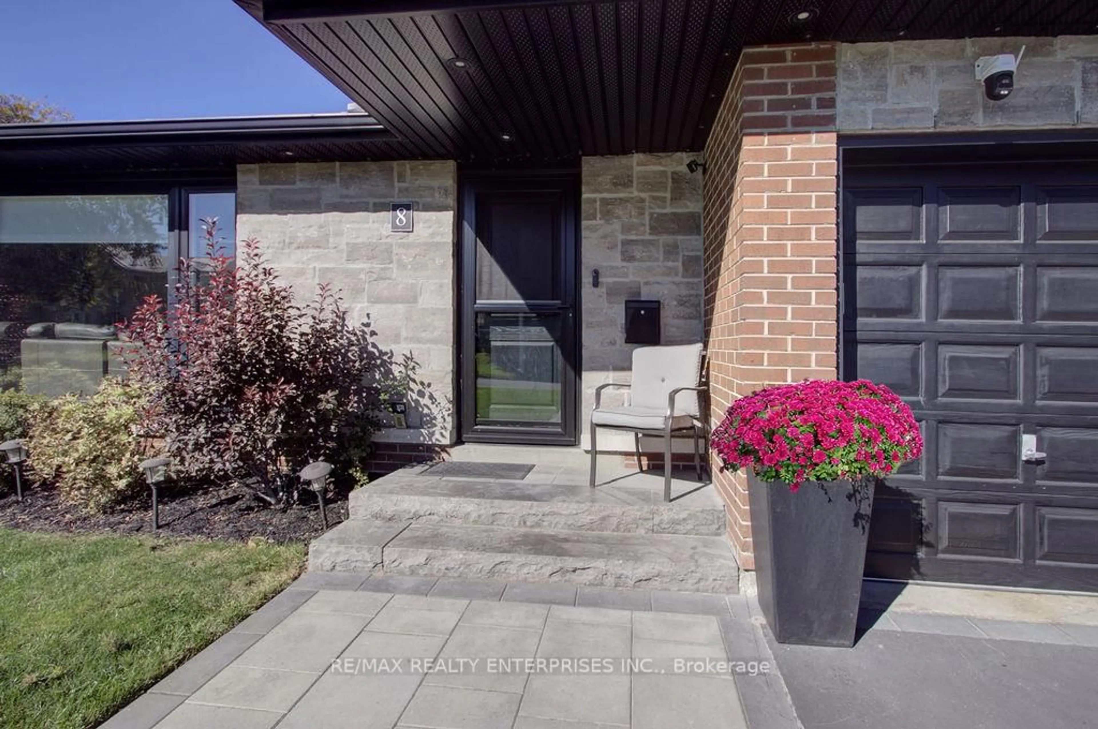 Unknown for 8 Deerfield Cres, Brampton Ontario L6T 1K6