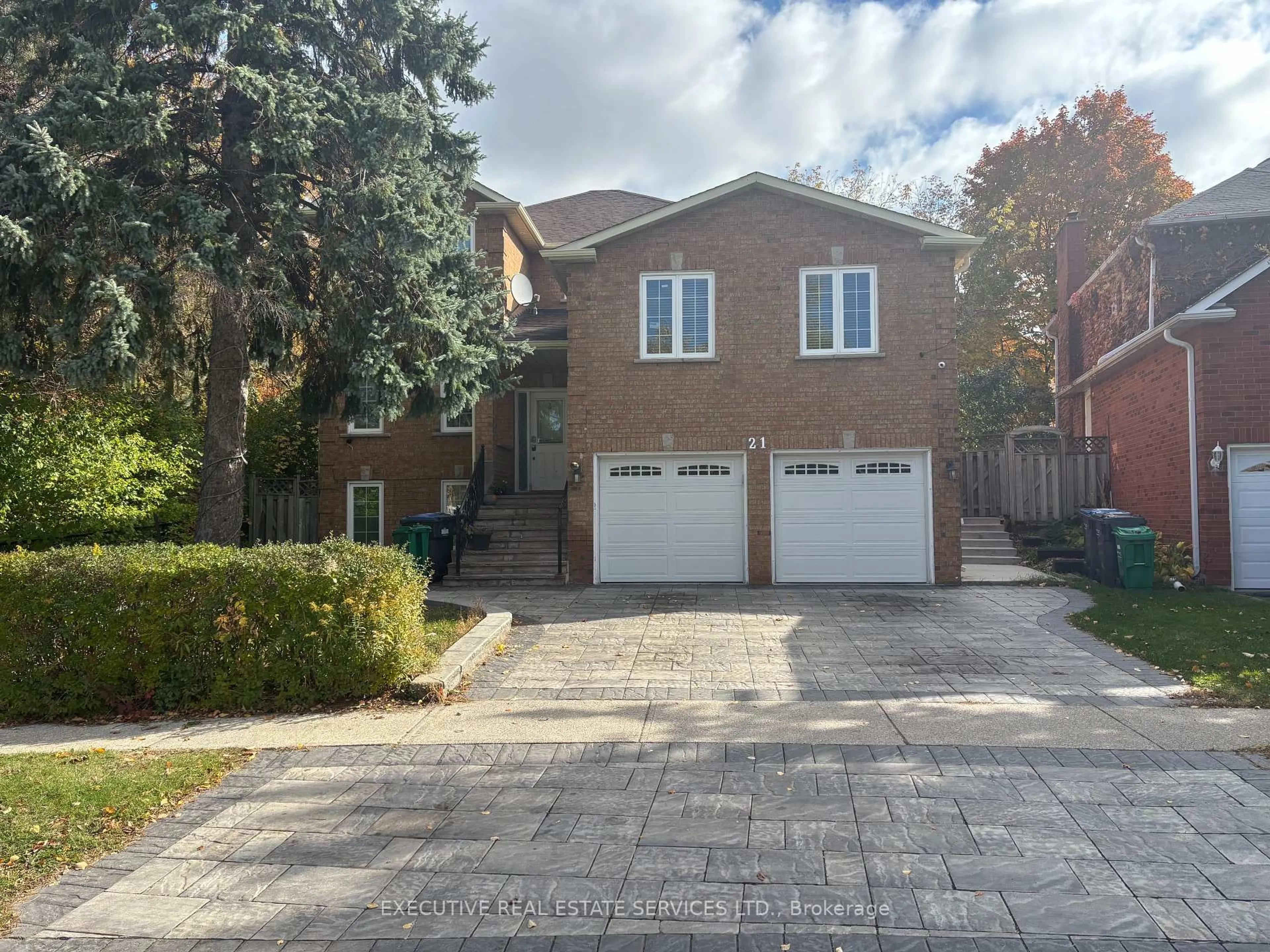 Home with brick exterior material, street for 21 Lone Oak Ave, Brampton Ontario L6S 5V4