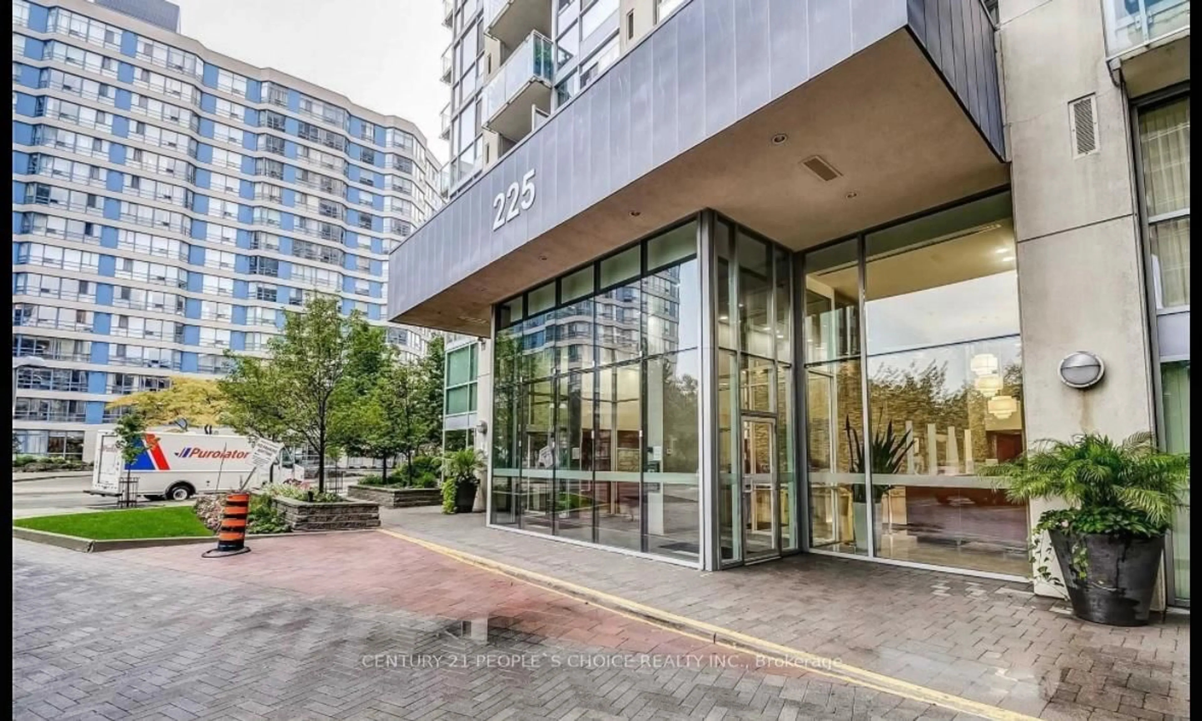 Indoor foyer for 225 Webb Dr #603, Mississauga Ontario L5B 4P2