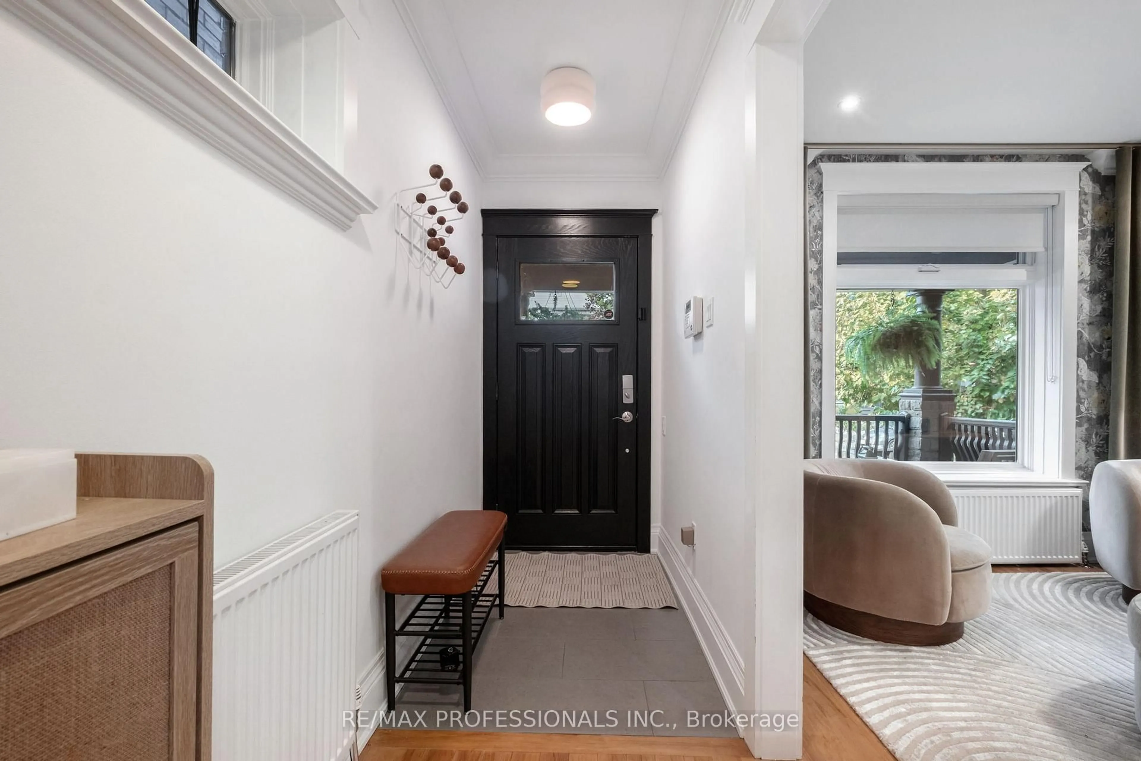 Indoor entryway for 79 Fermanagh Ave, Toronto Ontario M6R 1M1