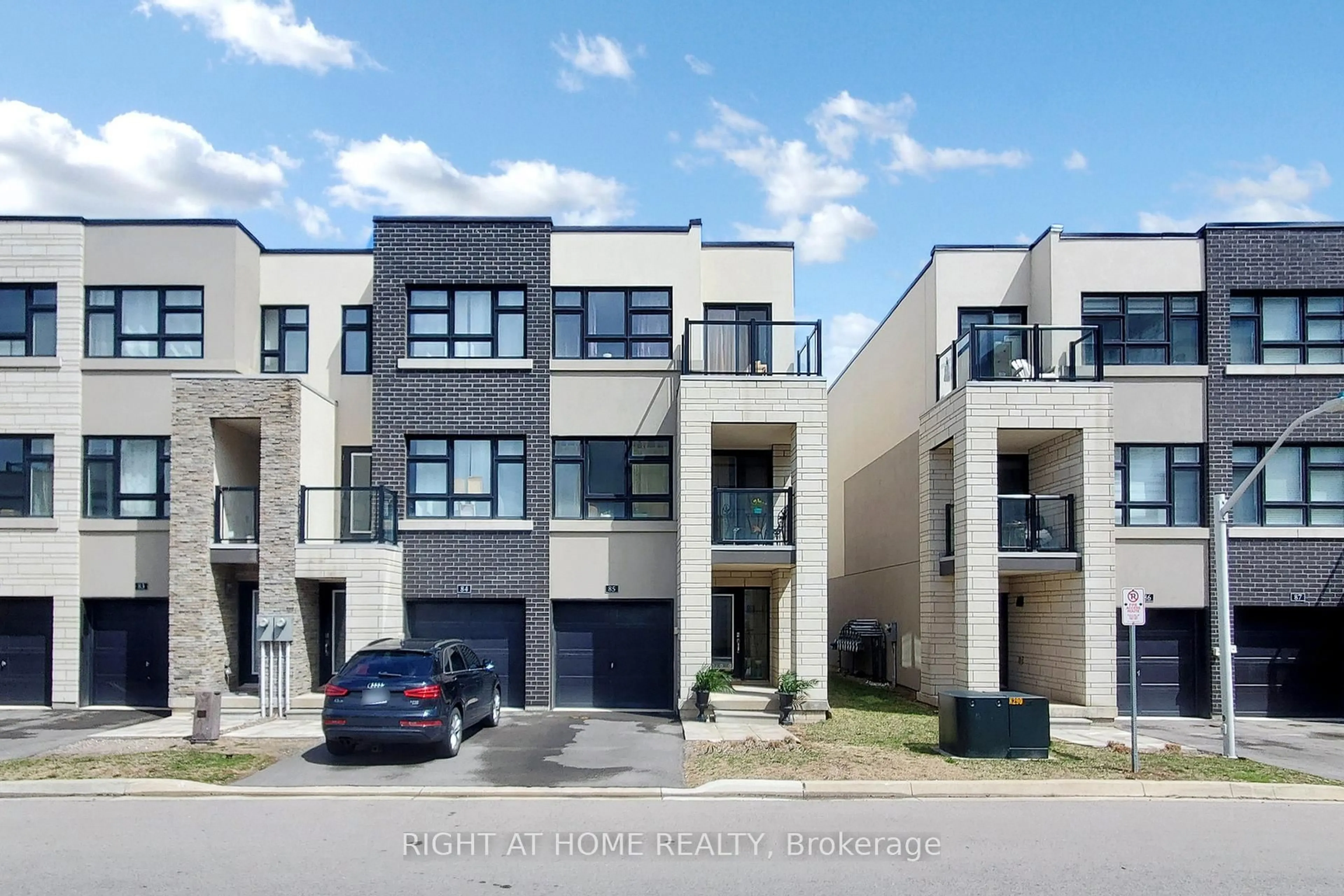 A pic from outside/outdoor area/front of a property/back of a property/a pic from drone, street for 1121 Cooke Blvd #85, Burlington Ontario L7T 0C4