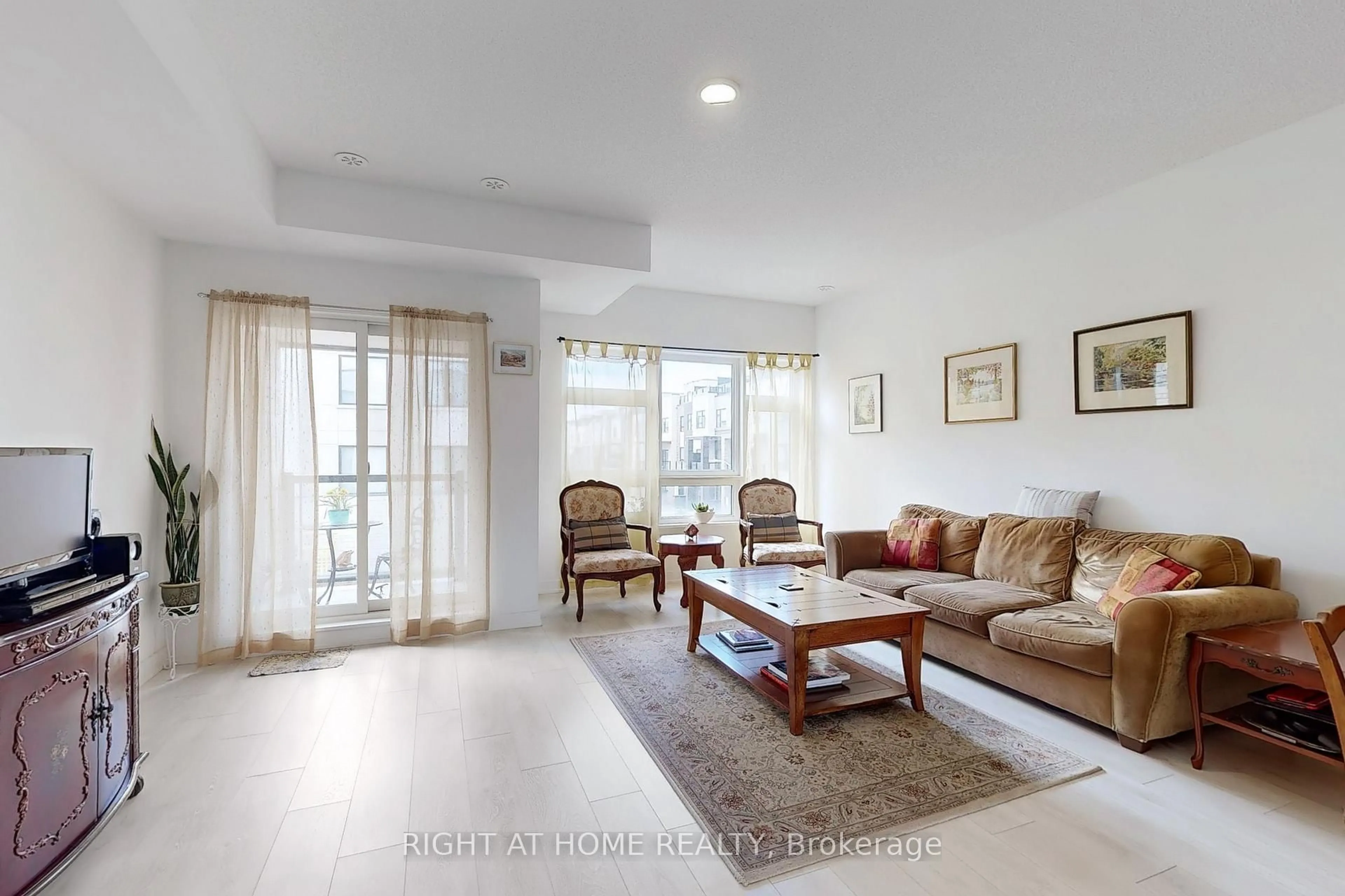 Living room with furniture, unknown for 1121 Cooke Blvd #85, Burlington Ontario L7T 0C4