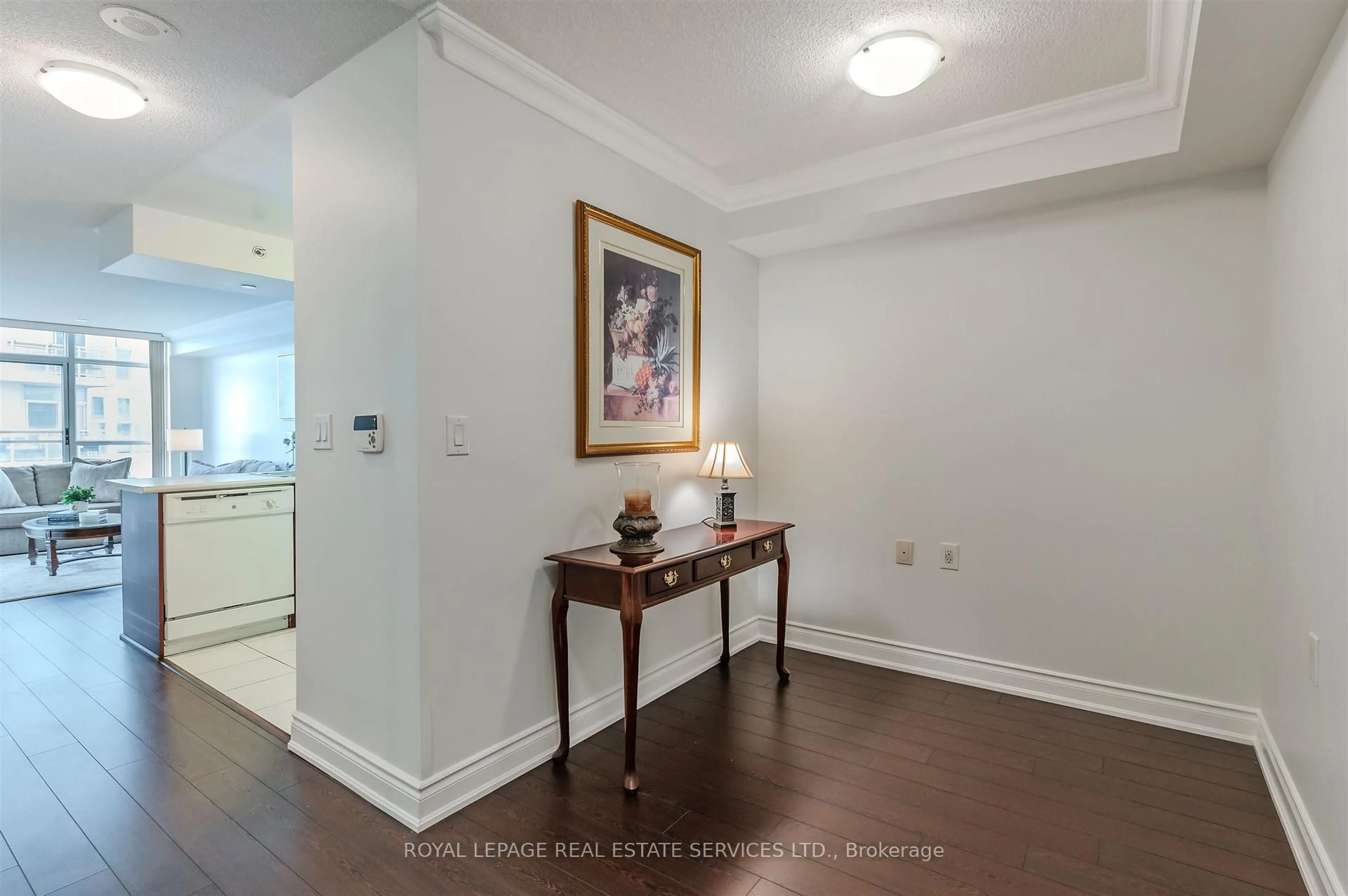 Indoor foyer for 3 Marine Parade Dr #1109, Toronto Ontario M8V 3Z5
