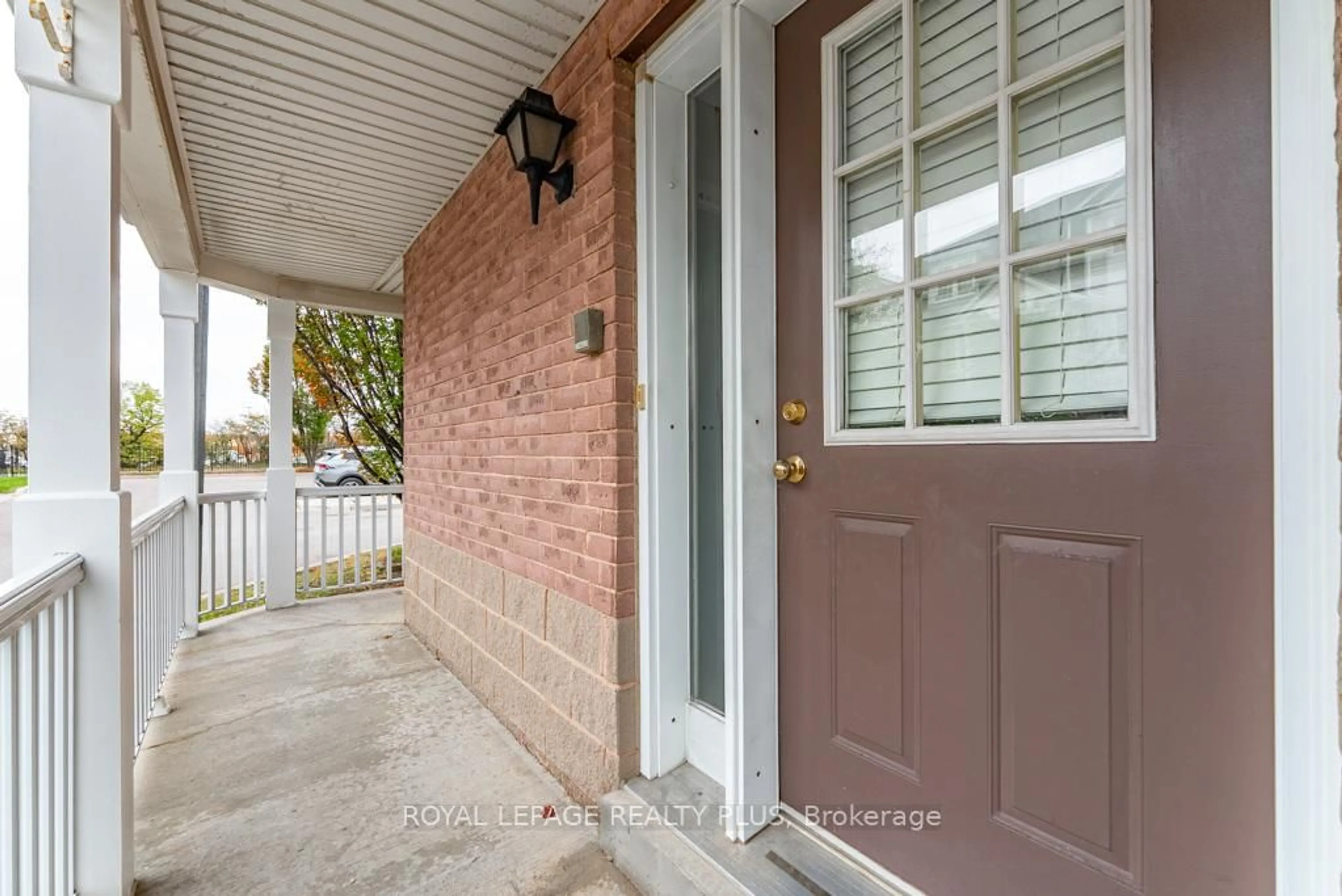 Indoor entryway for 6830 Meadowvale Town Ctre #69, Mississauga Ontario L5N 7T5