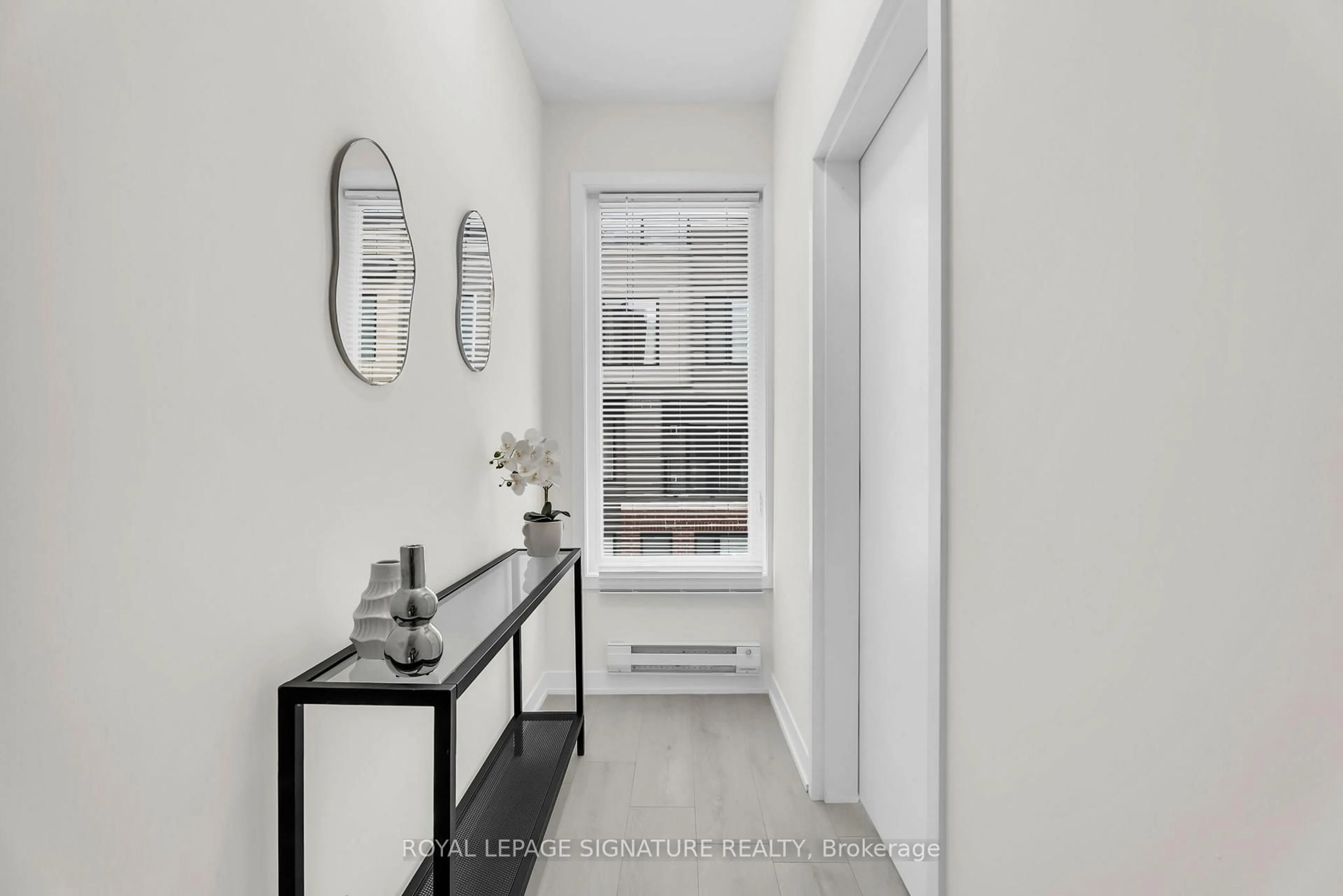 Indoor entryway for 3409 Ridgeway Dr #36, Mississauga Ontario L5L 0B9