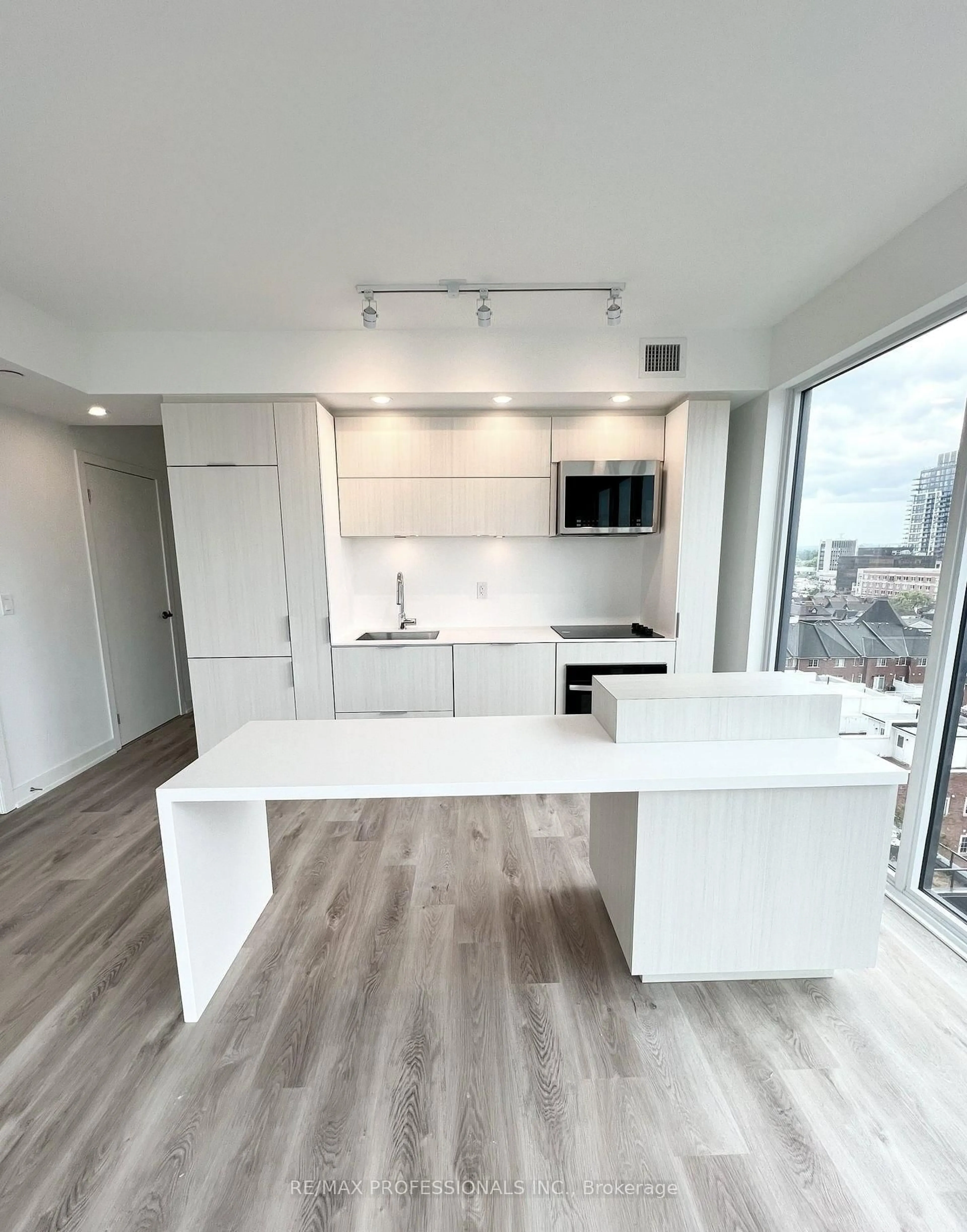Open concept kitchen, unknown for 370 Martha St #802, Burlington Ontario L7R 0G9
