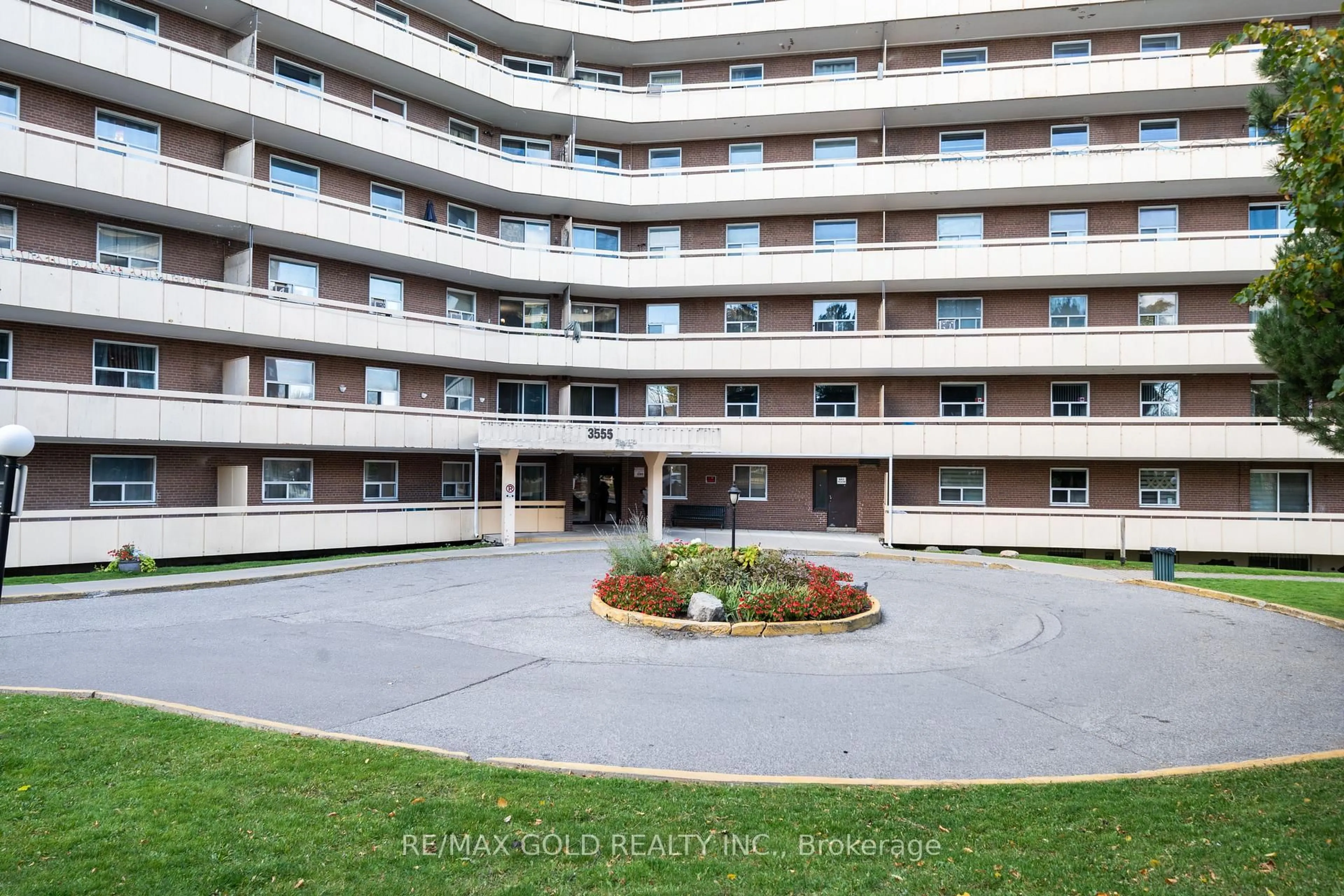 Patio, building for 3555 DERRY Rd #605, Mississauga Ontario L4T 1B2