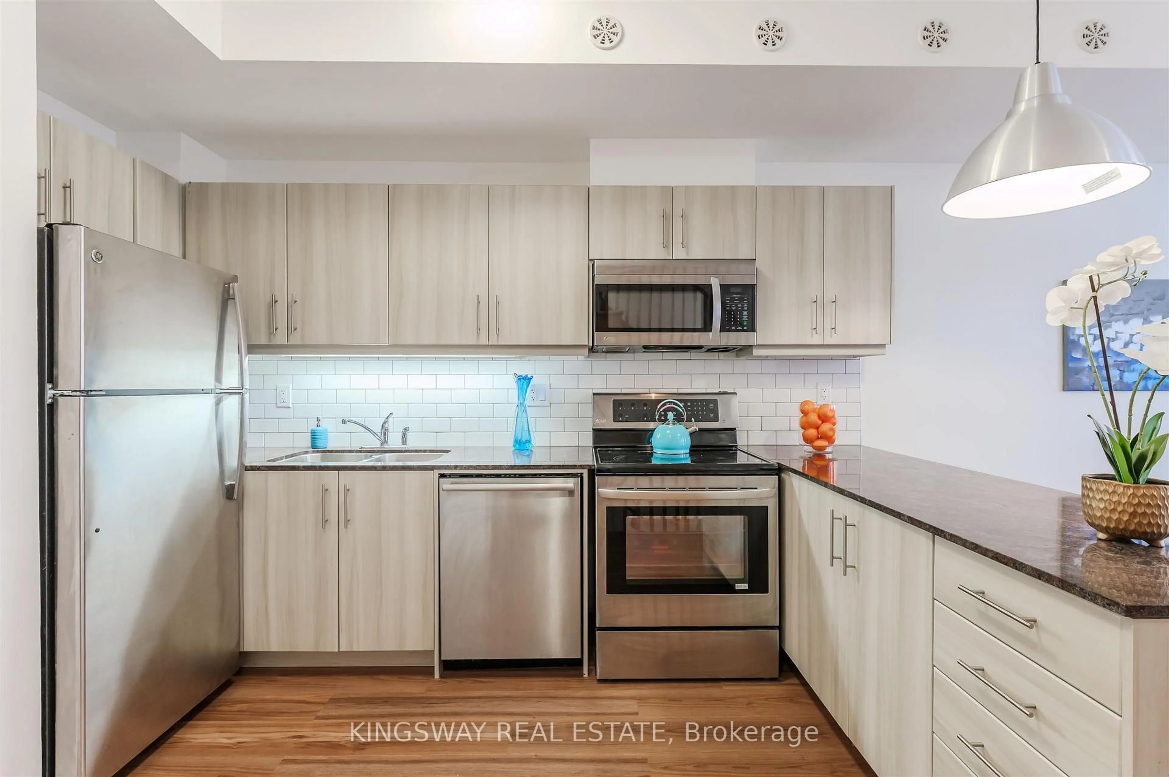 Standard kitchen, unknown for 68 Winston Park Blvd #50, Toronto Ontario M3K 1C3