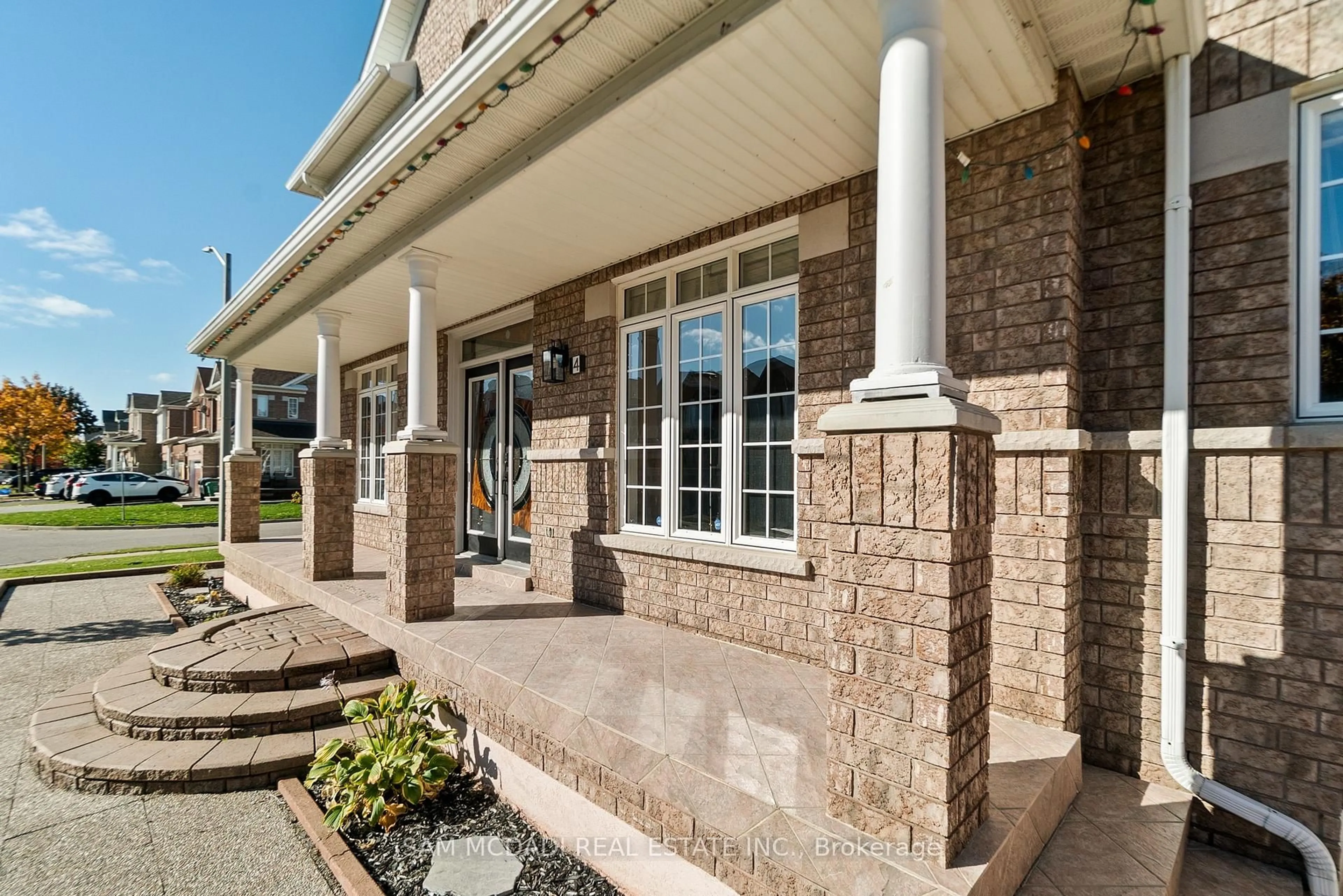 Unknown for 4 Invitational Rd, Brampton Ontario L6P 2H1