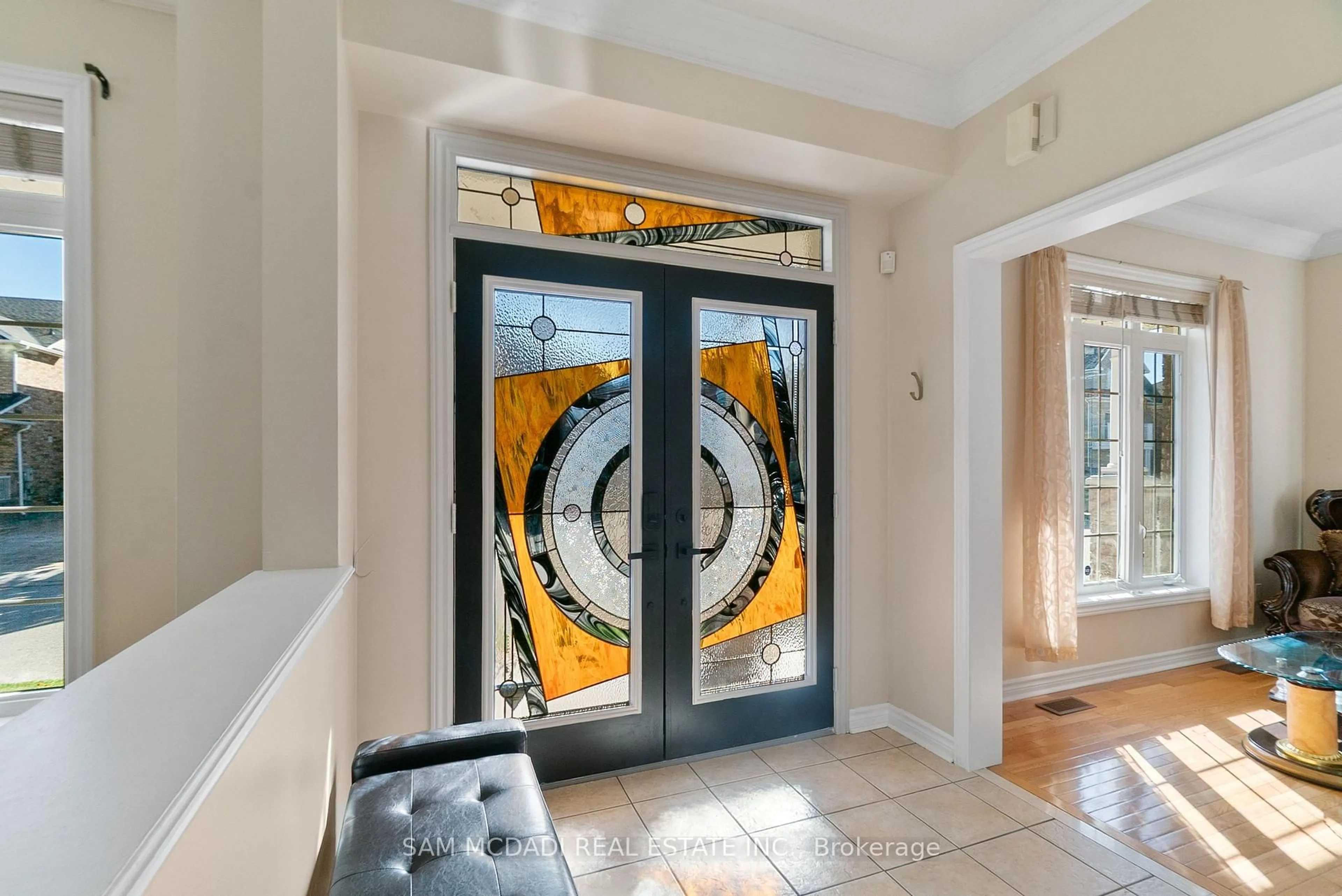 Indoor entryway for 4 Invitational Rd, Brampton Ontario L6P 2H1