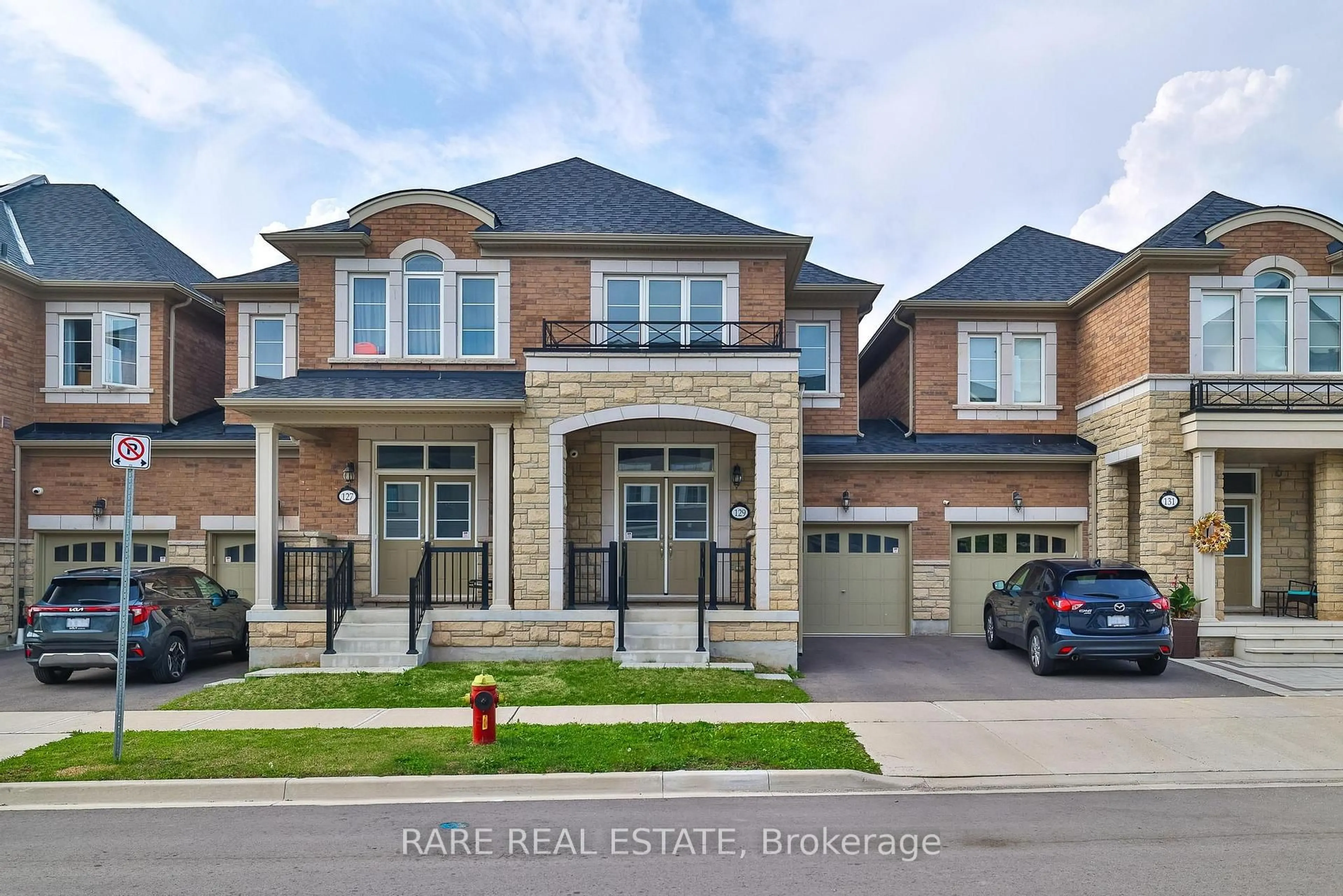 Home with brick exterior material, street for 129 Marigold Gdns, Oakville Ontario L6H 0Y1