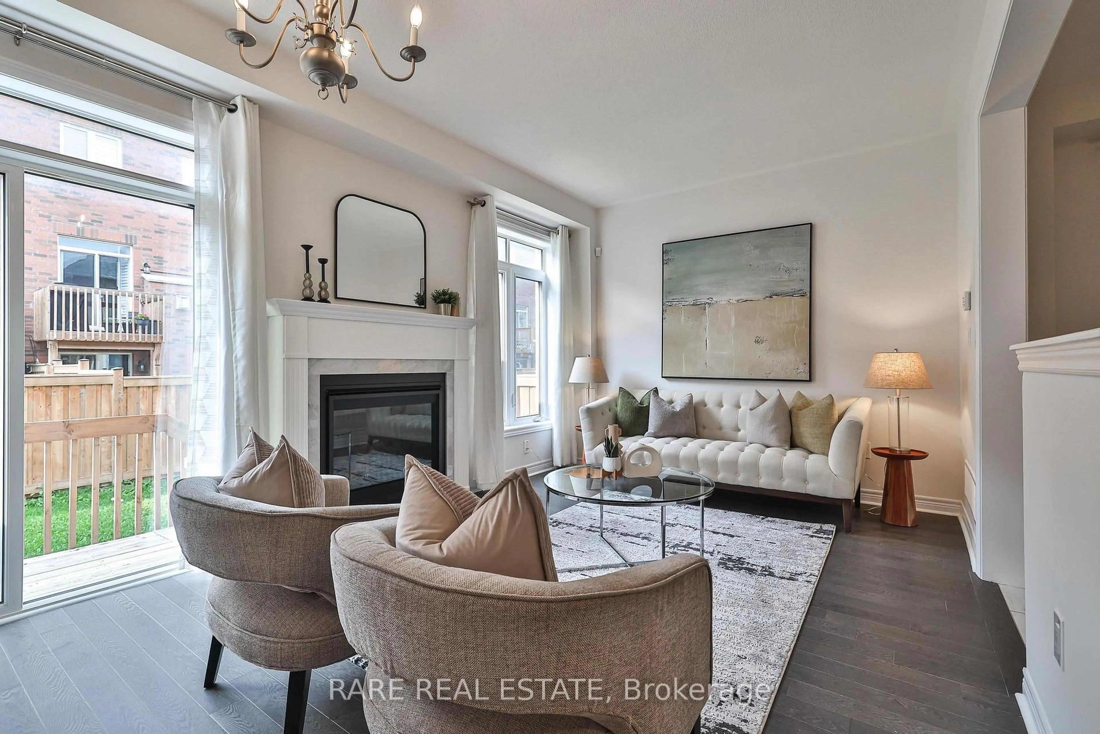 Living room with furniture, unknown for 129 Marigold Gdns, Oakville Ontario L6H 0Y1