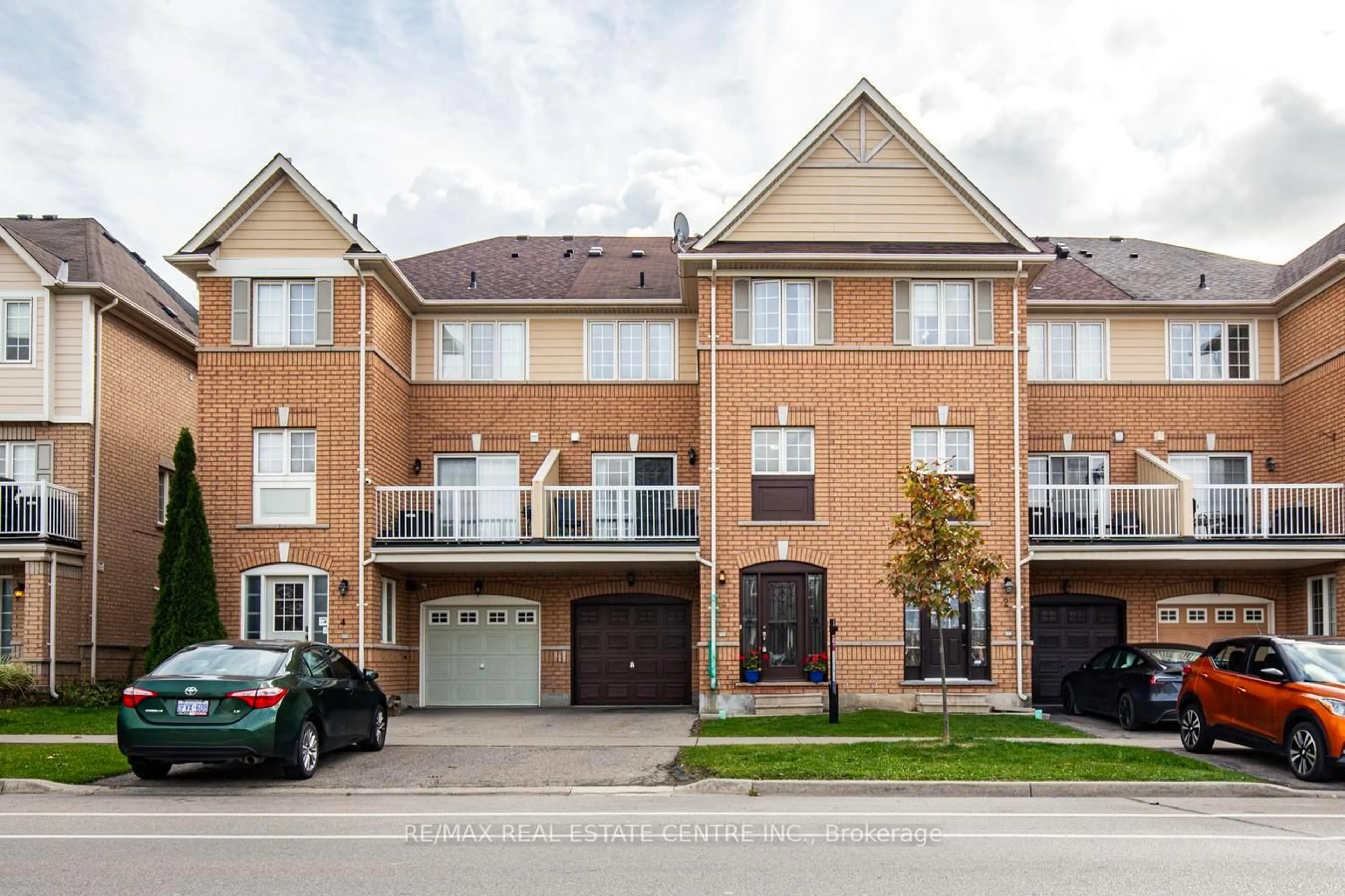Home with brick exterior material, street for 620 Ferguson Dr #3, Milton Ontario L9T 0M7
