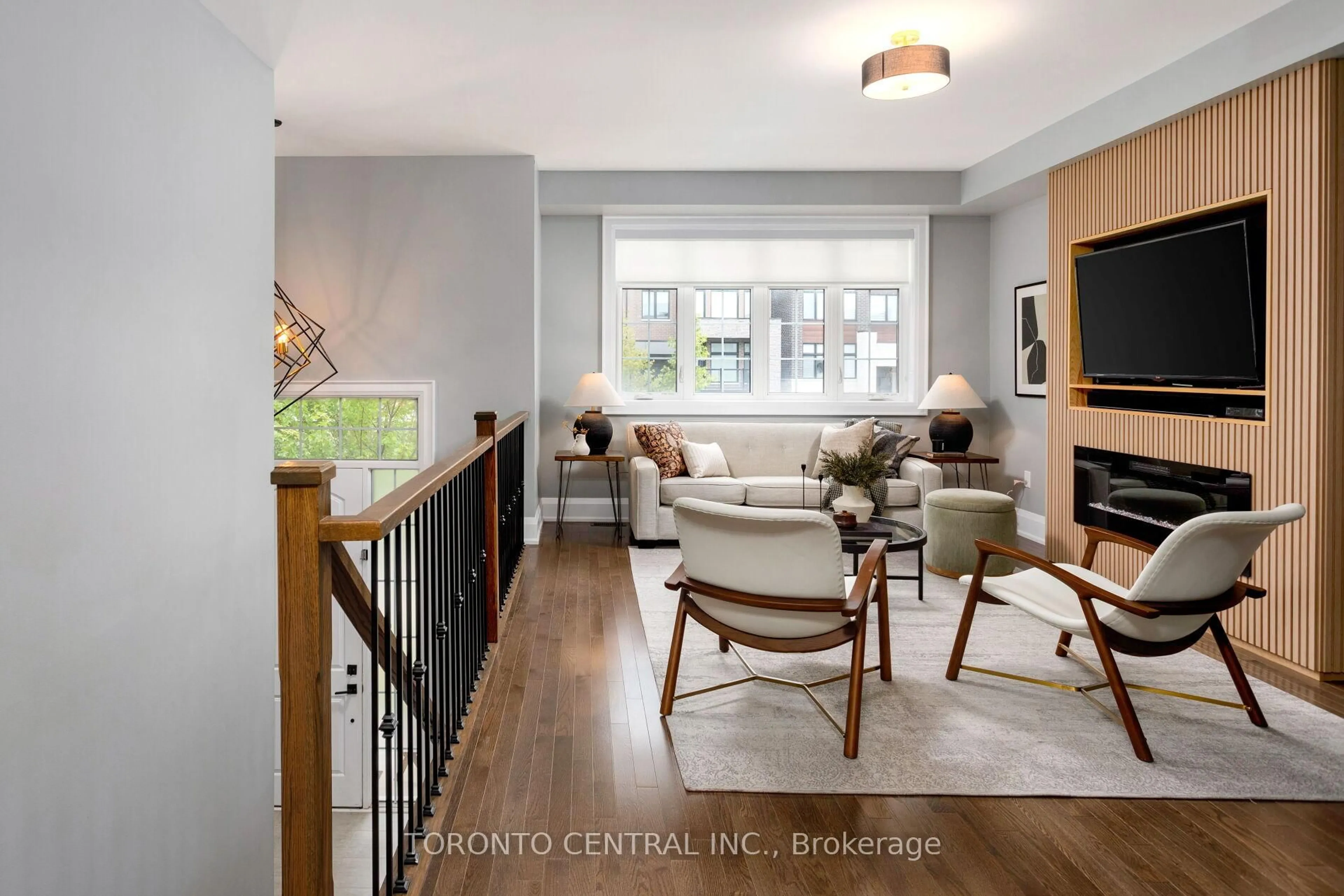 Living room with furniture, unknown for 9 Chimney Swift Crt, Toronto Ontario M9B 0C6