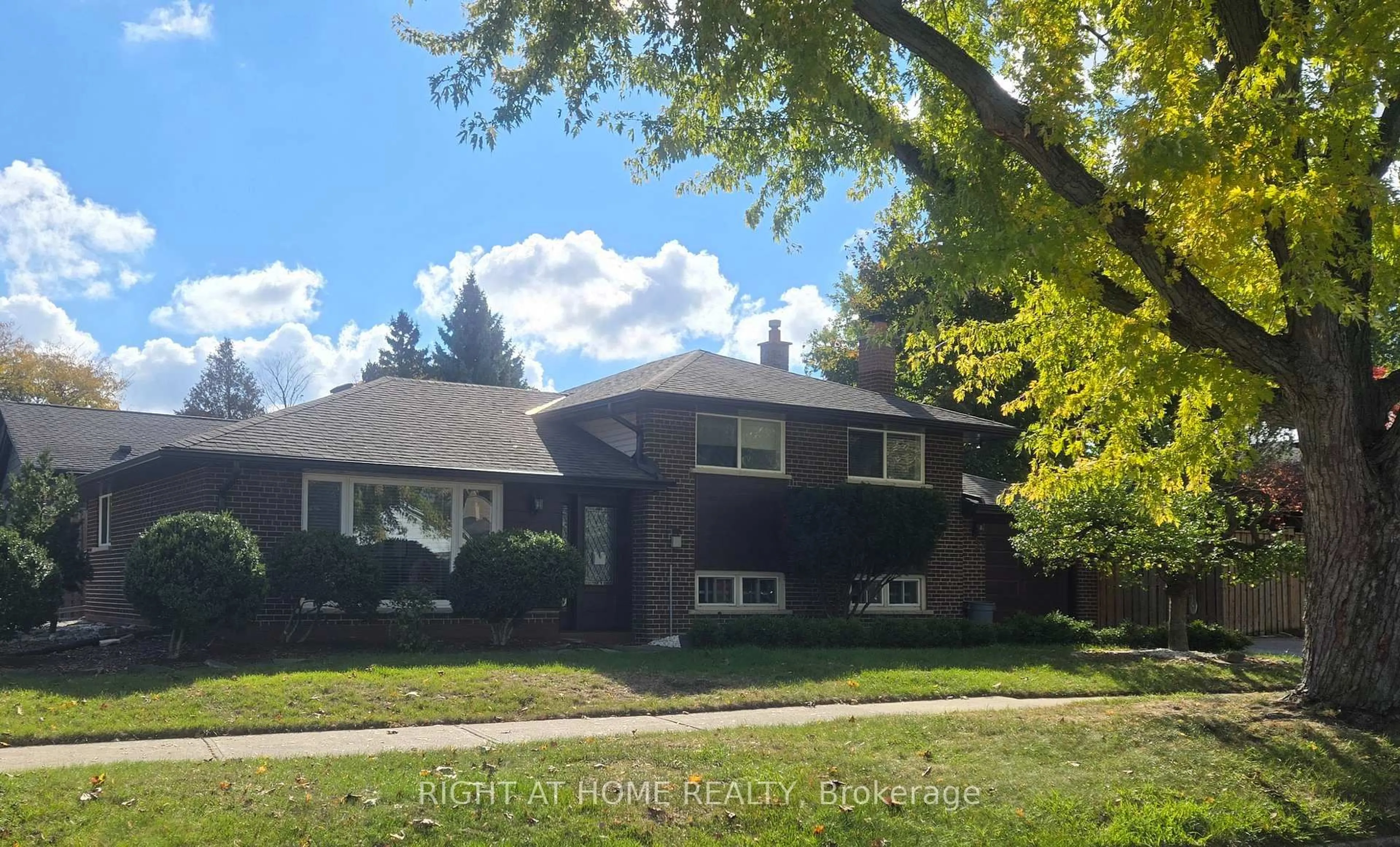 Home with vinyl exterior material, street for 27 Shipley Rd, Toronto Ontario M9R 3H7