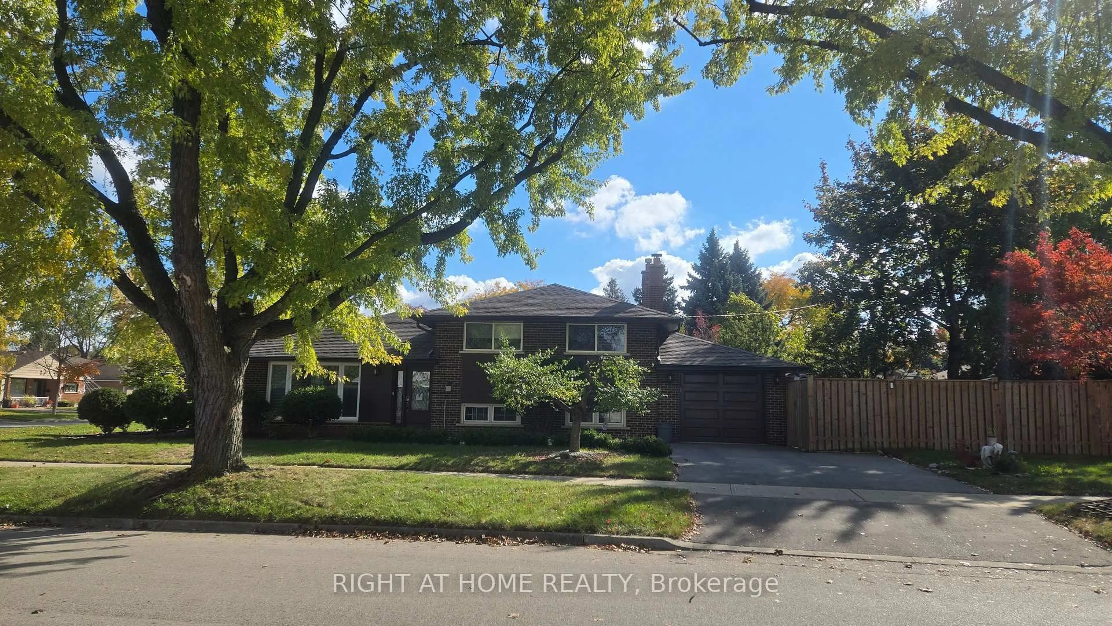 A pic from outside/outdoor area/front of a property/back of a property/a pic from drone, street for 27 Shipley Rd, Toronto Ontario M9R 3H7